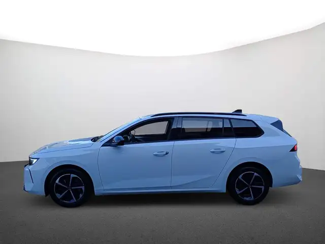 Opel Astra view 5