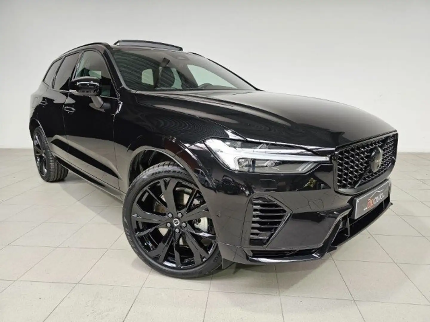Volvo XC60 2.0 T6 PHEV AWD Plus Black Edition Noir - 1