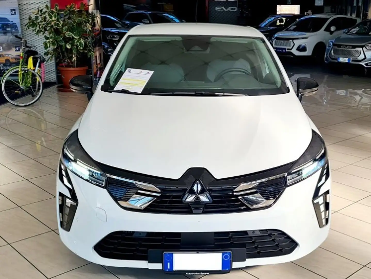 Mitsubishi Colt 1.0L turbo 90 CV Invite Bianco - 2
