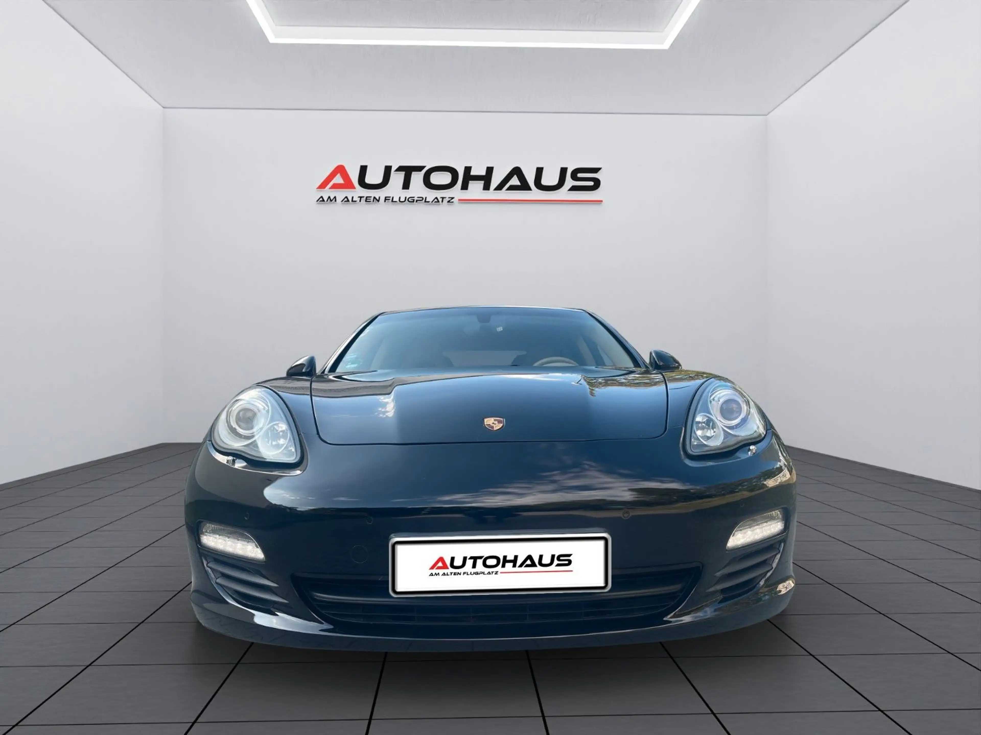 Porsche Panamera Diesel Sport Paket / Beige Leder — photo 3