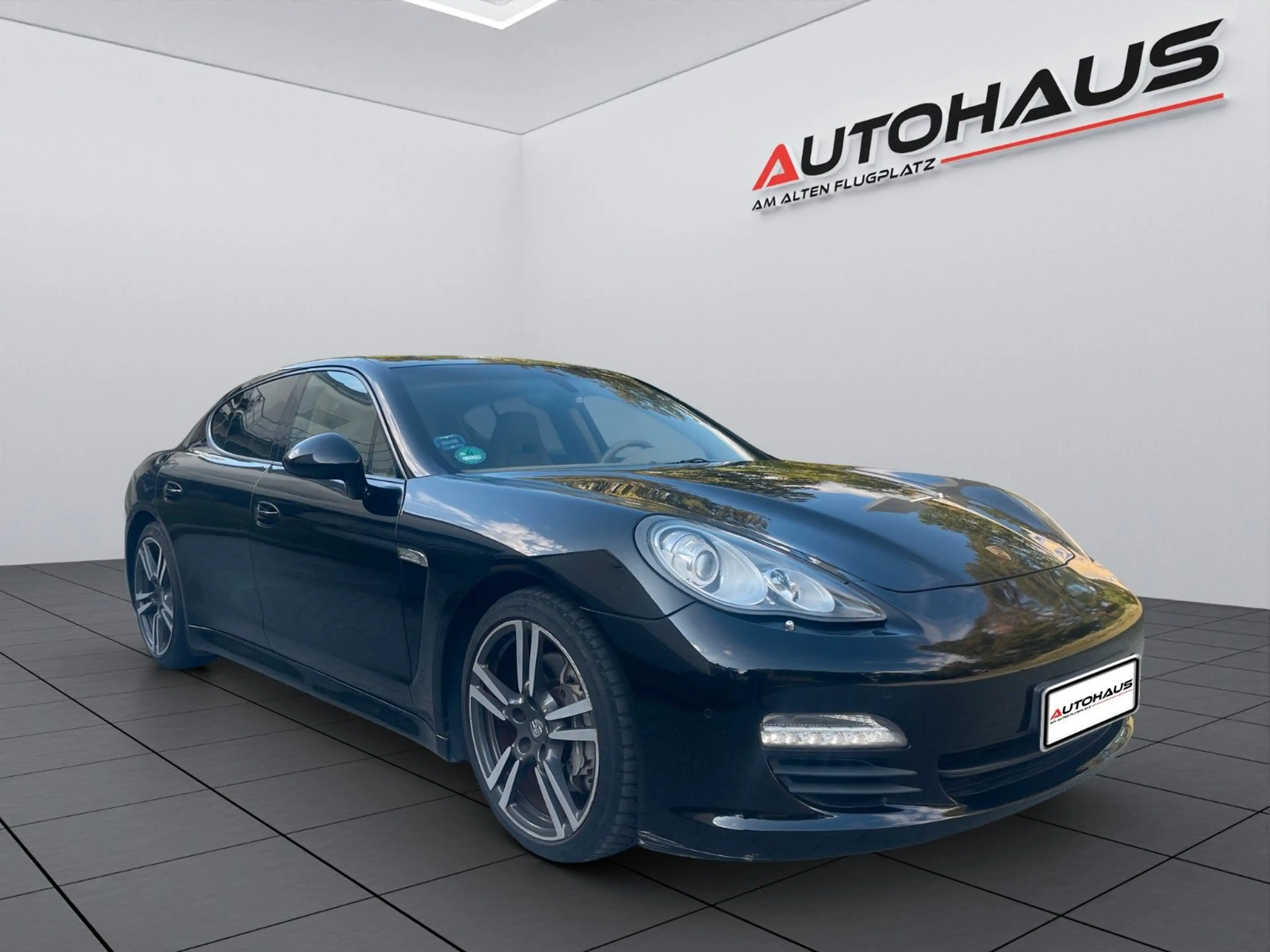 Porsche Panamera Diesel Sport Paket / Beige Leder