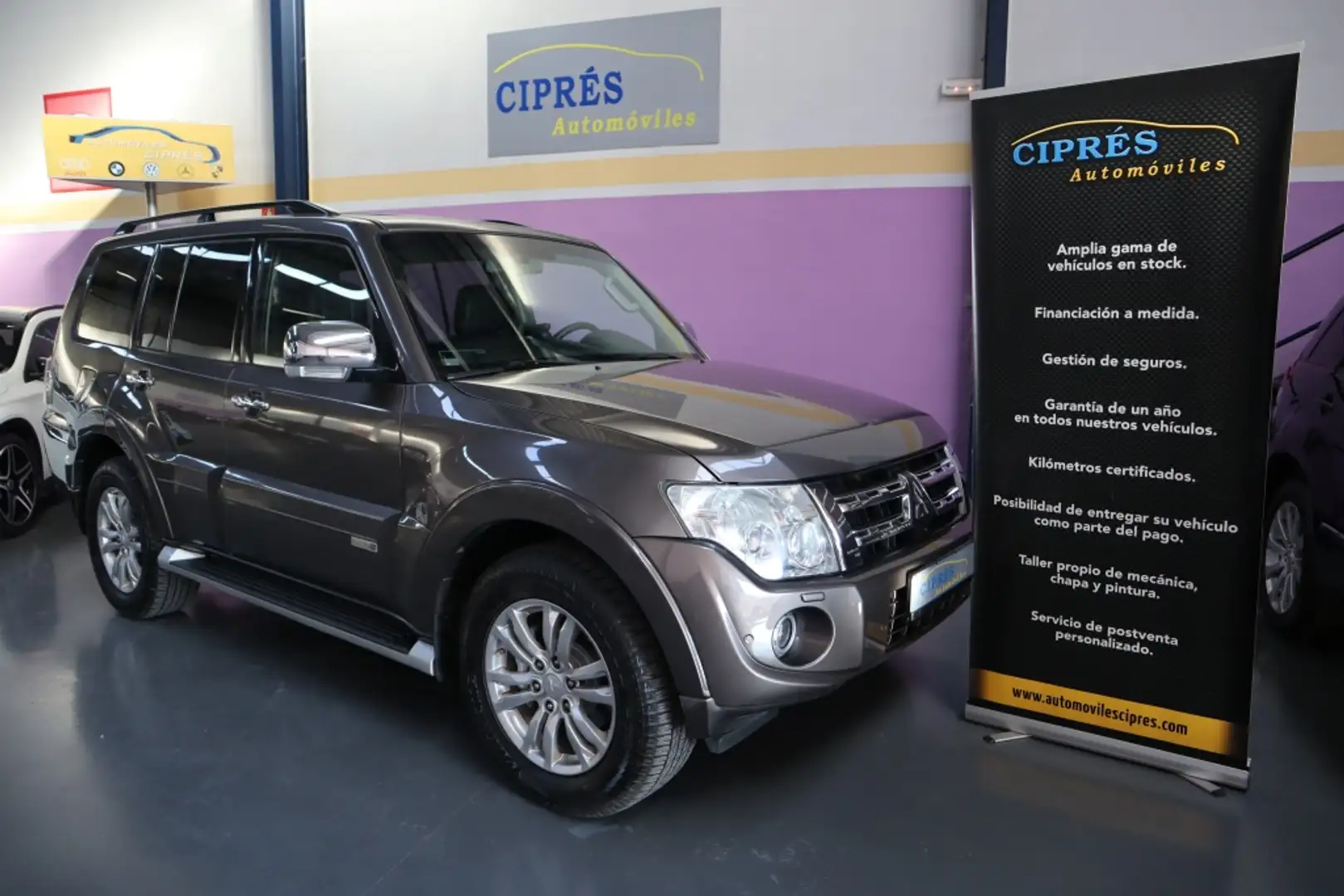 Mitsubishi Montero 3.2DI-D Kaiteki 5AT 200 Bruin - 1