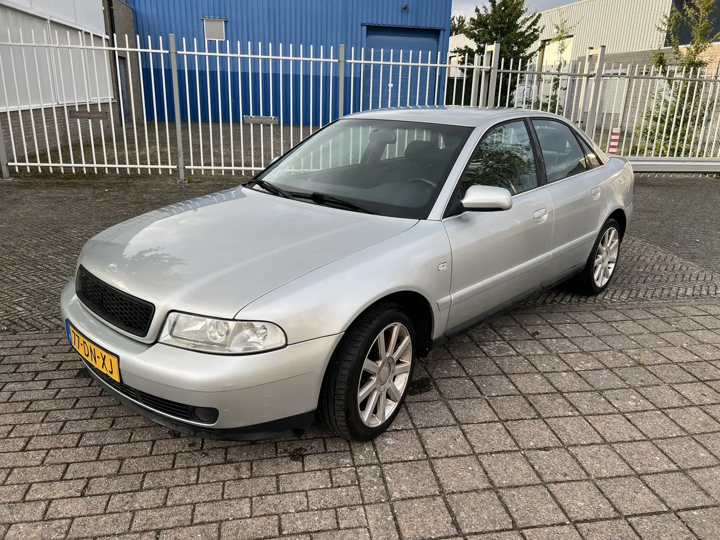 Audi A4 1.6 Advance Gris - 1