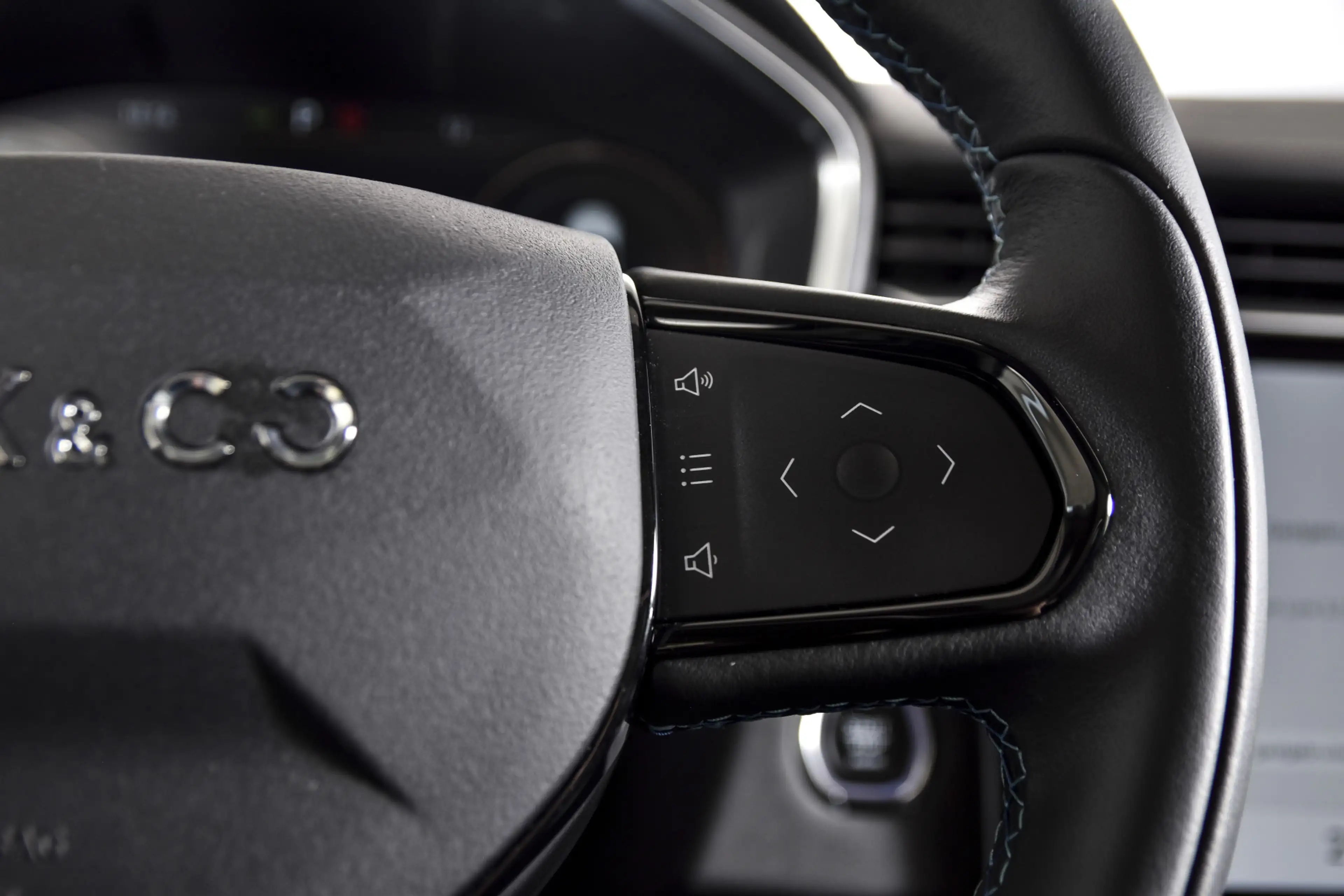 Lynk & Co 01 1.5 PHEV 261PK MY23 | Donkere hemel | 360 Camera | — photo 50