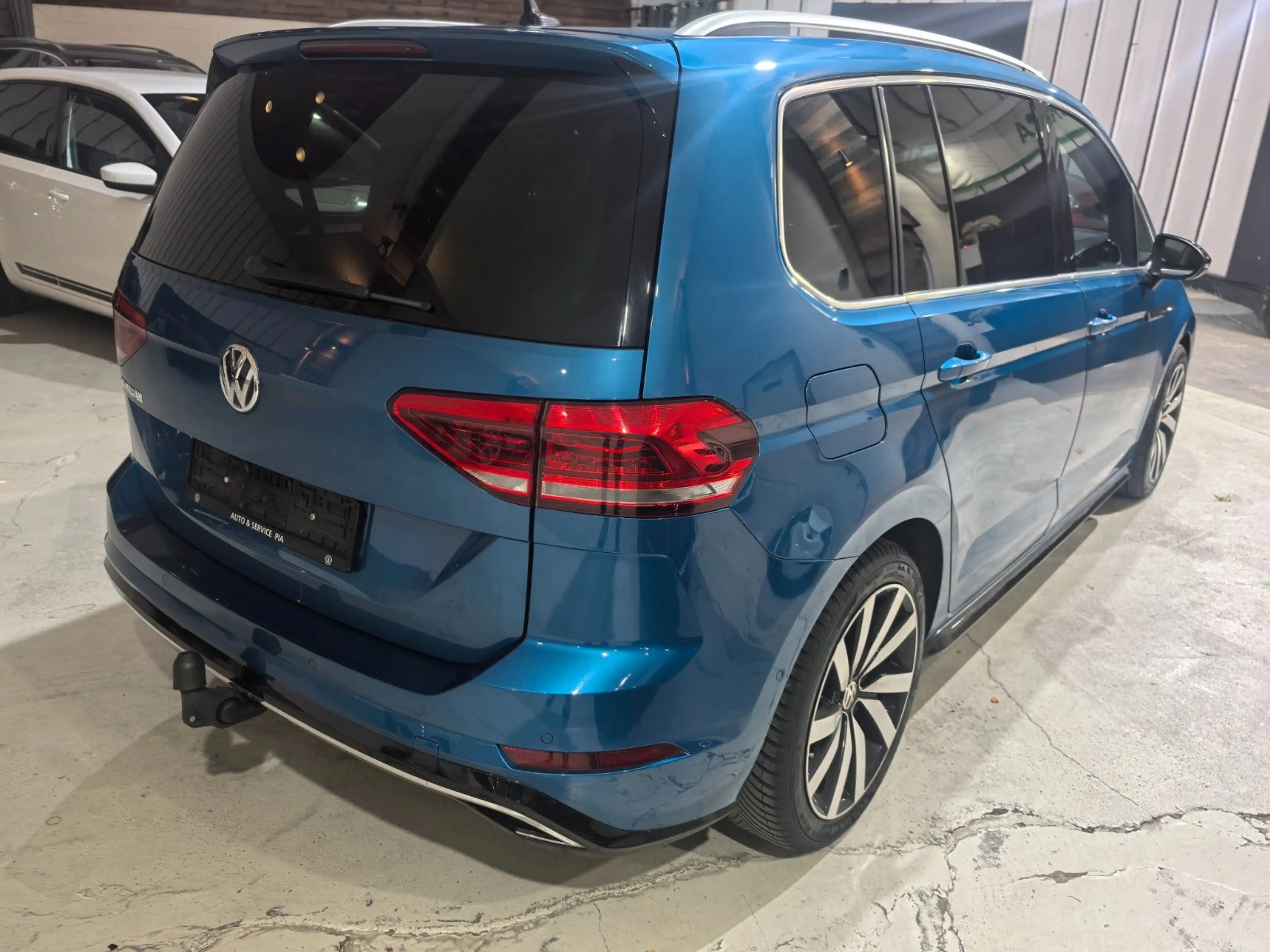 Volkswagen Touran Highline / R-Line / 7-Si — photo 41