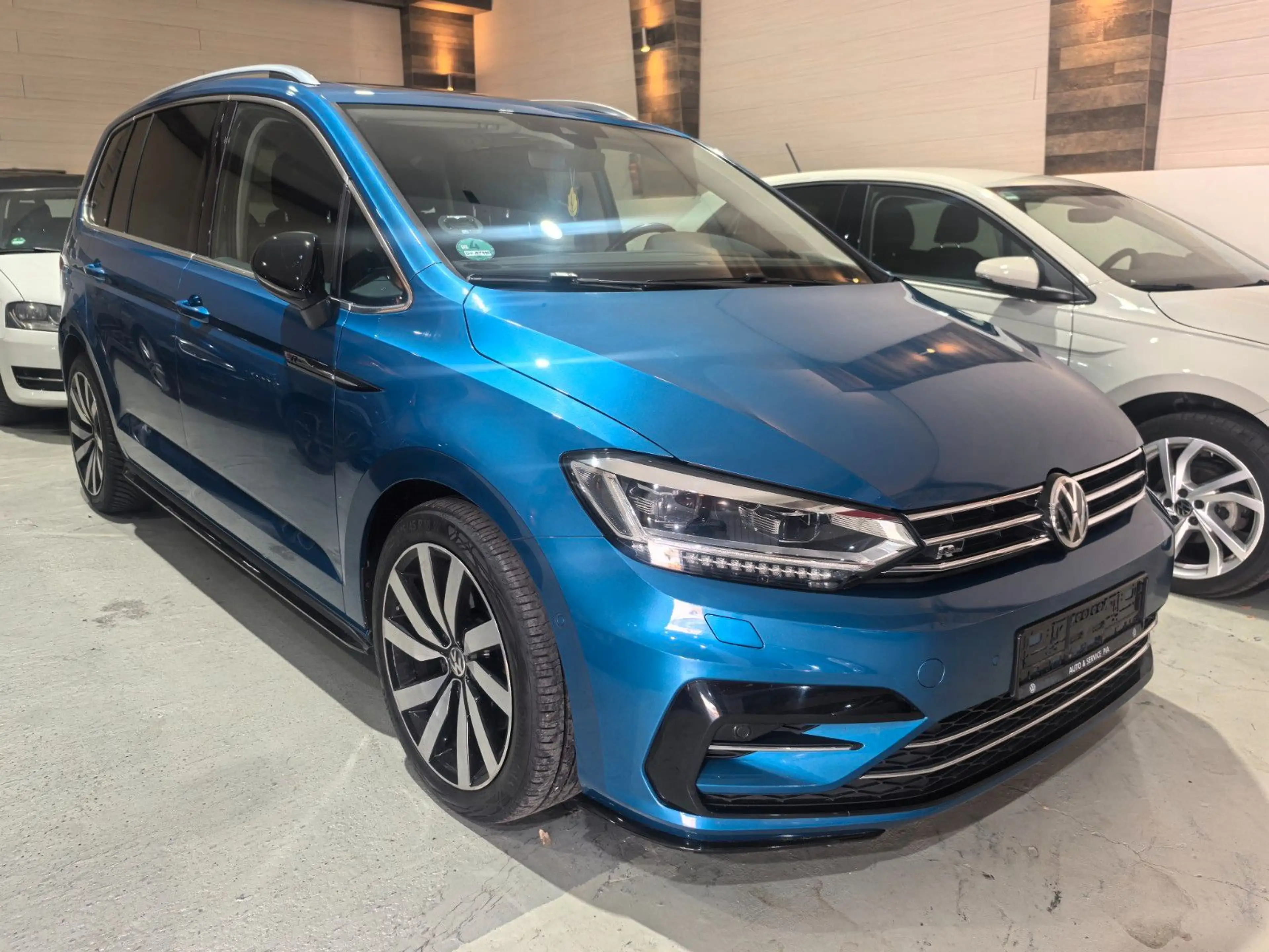 Volkswagen Touran Highline / R-Line / 7-Si — photo 46