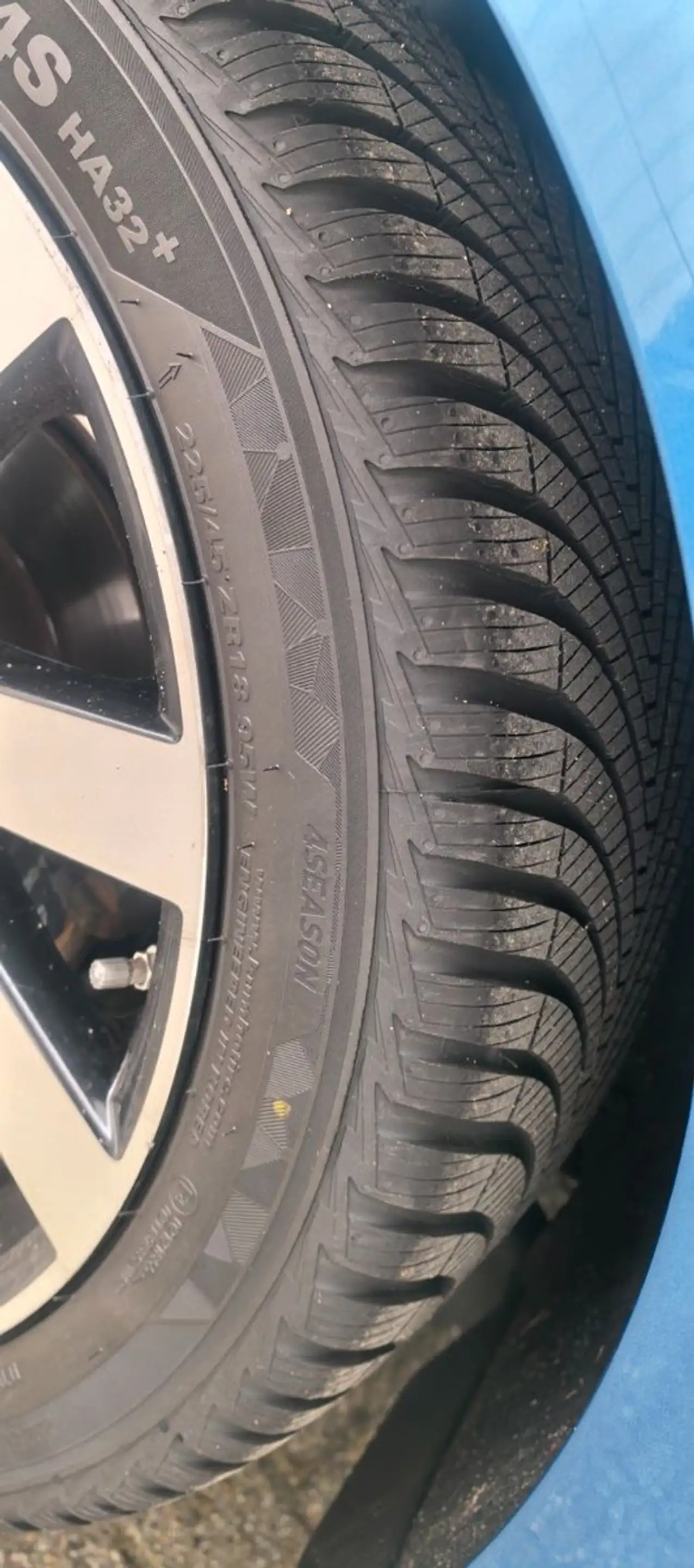 Volkswagen Touran Highline / R-Line / 7-Si — photo 15