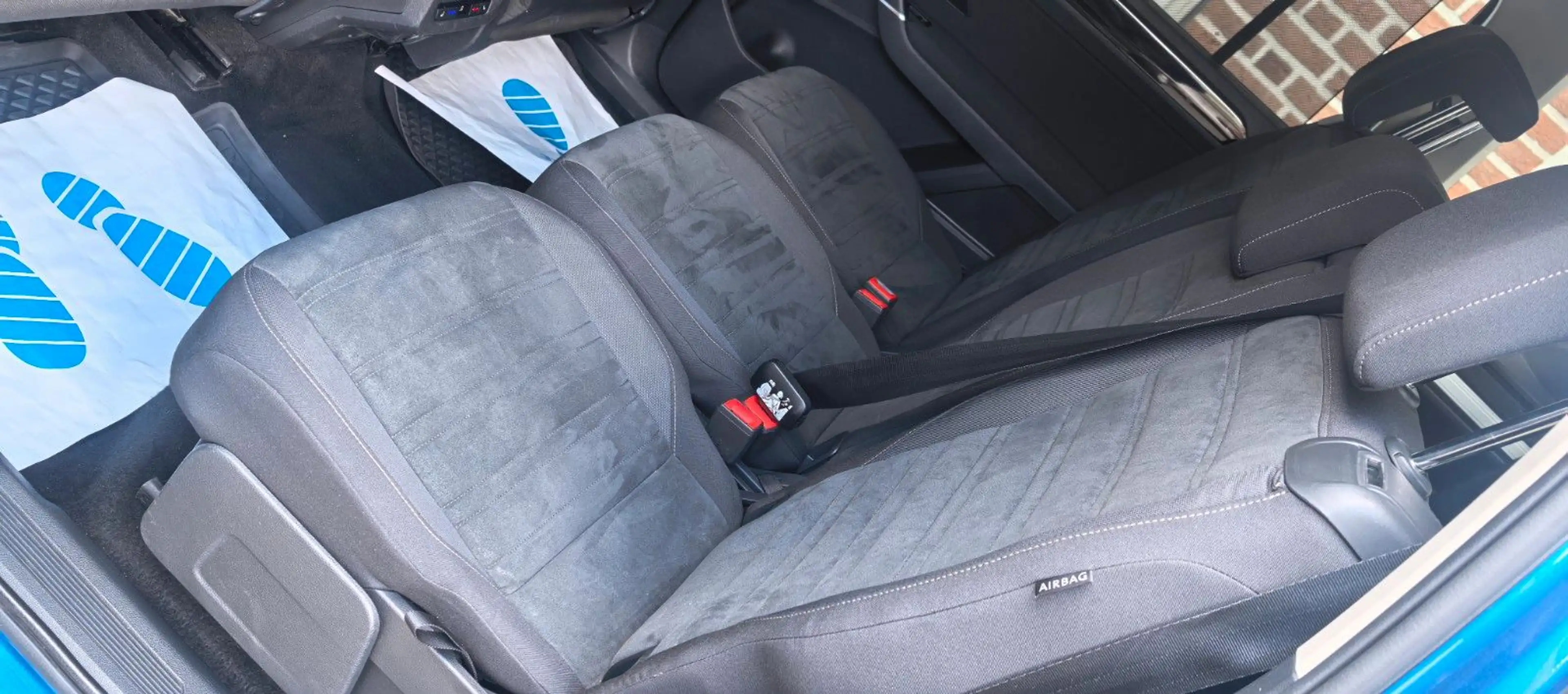 Volkswagen Touran Highline / R-Line / 7-Si — photo 31
