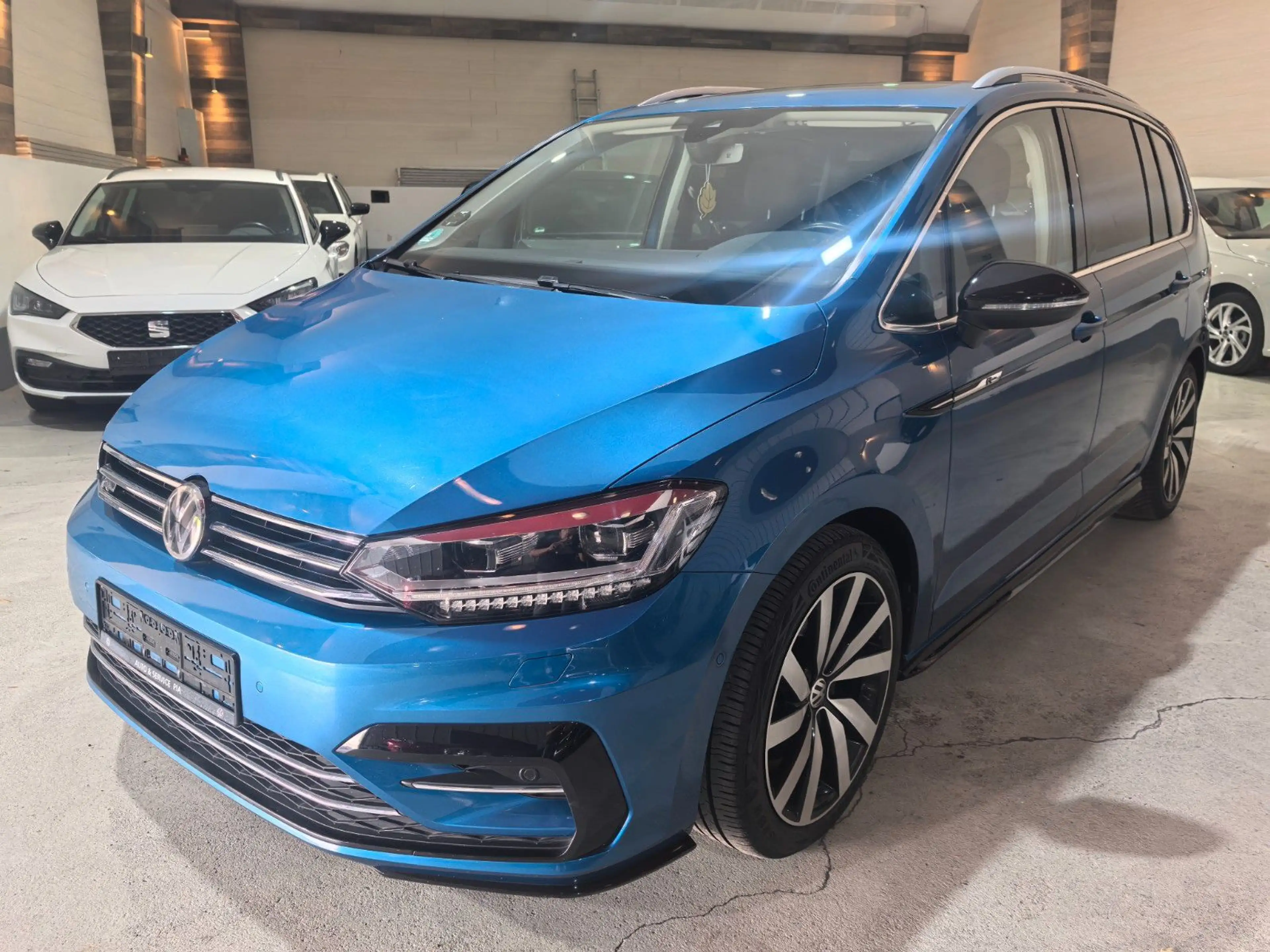 Volkswagen Touran Highline / R-Line / 7-Si — photo 3