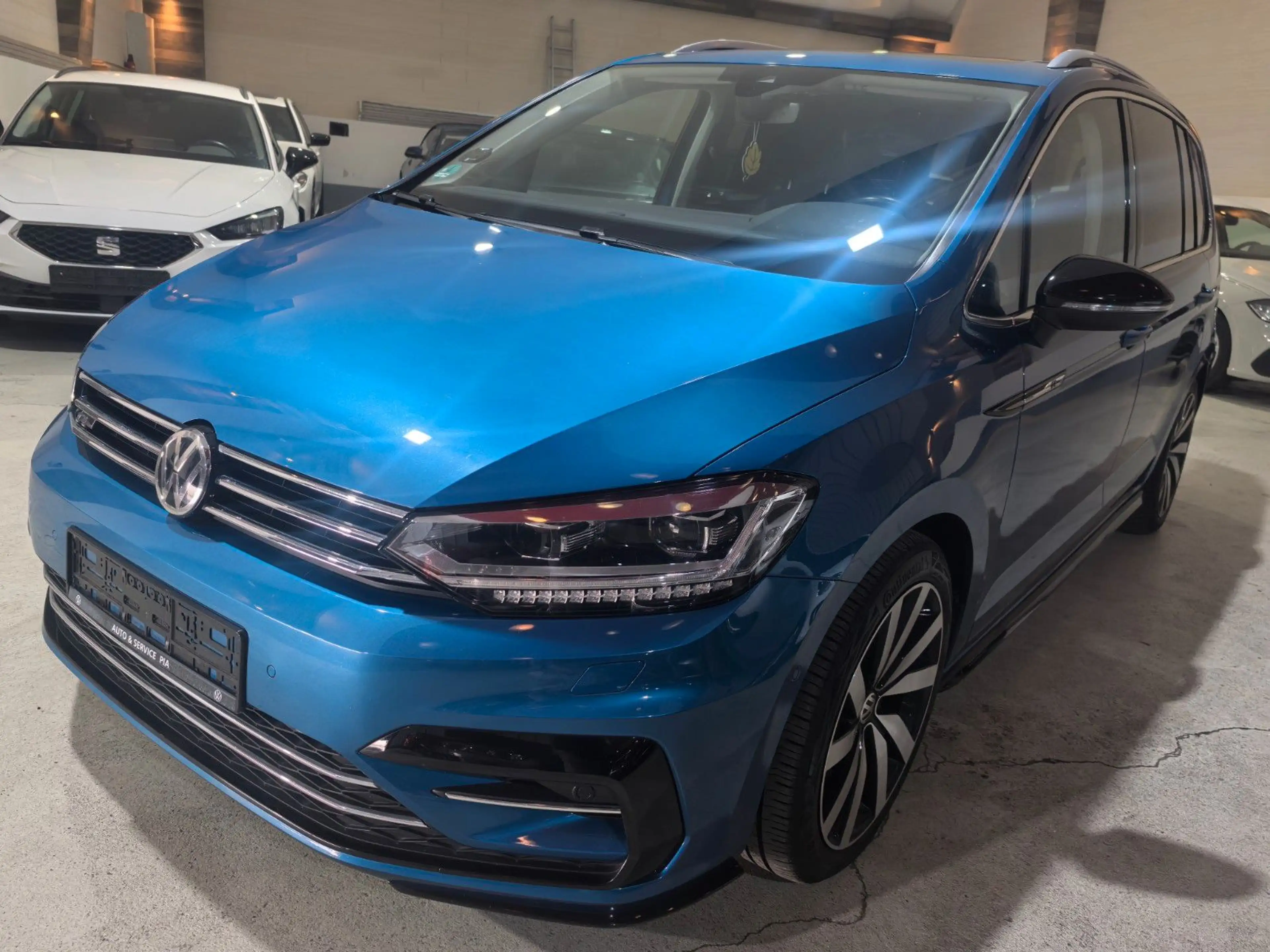 Volkswagen Touran Highline / R-Line / 7-Si — photo 44