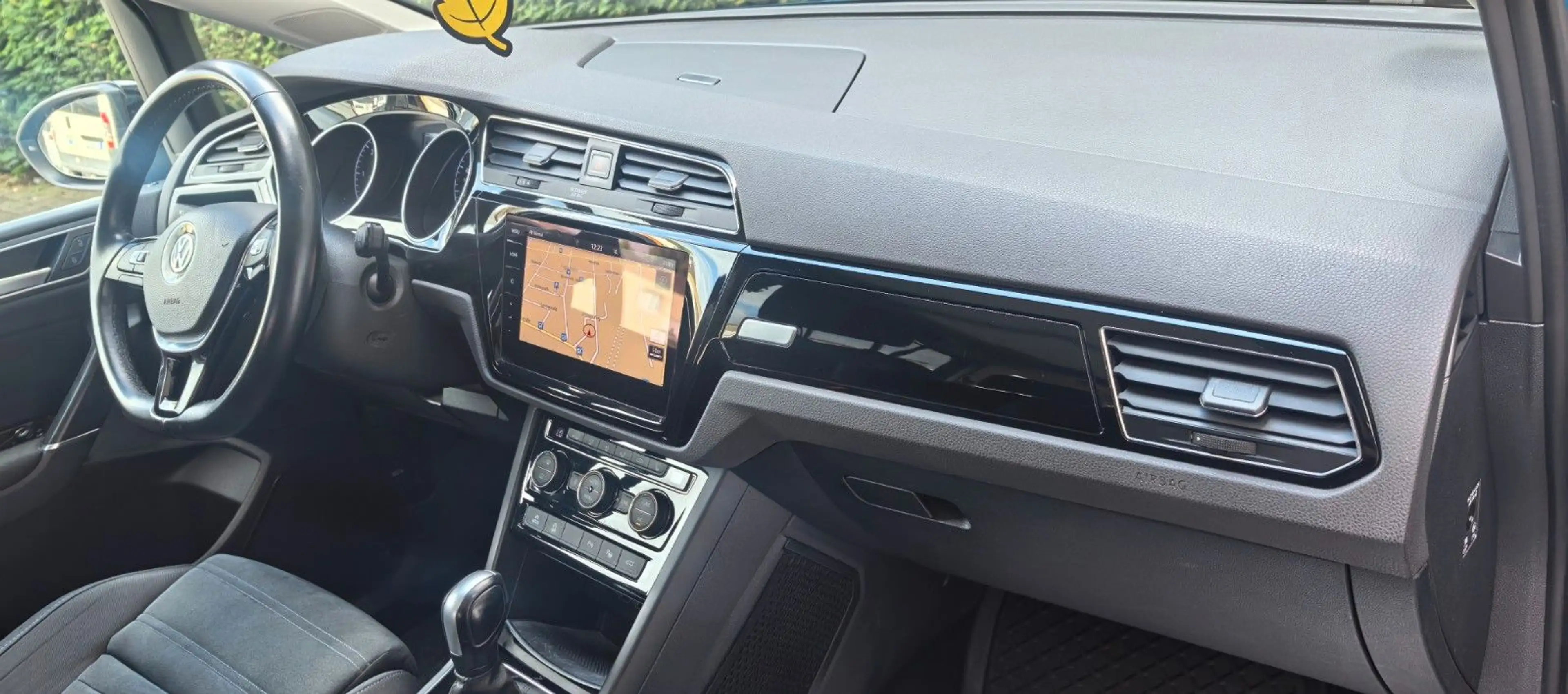 Volkswagen Touran Highline / R-Line / 7-Si — photo 26