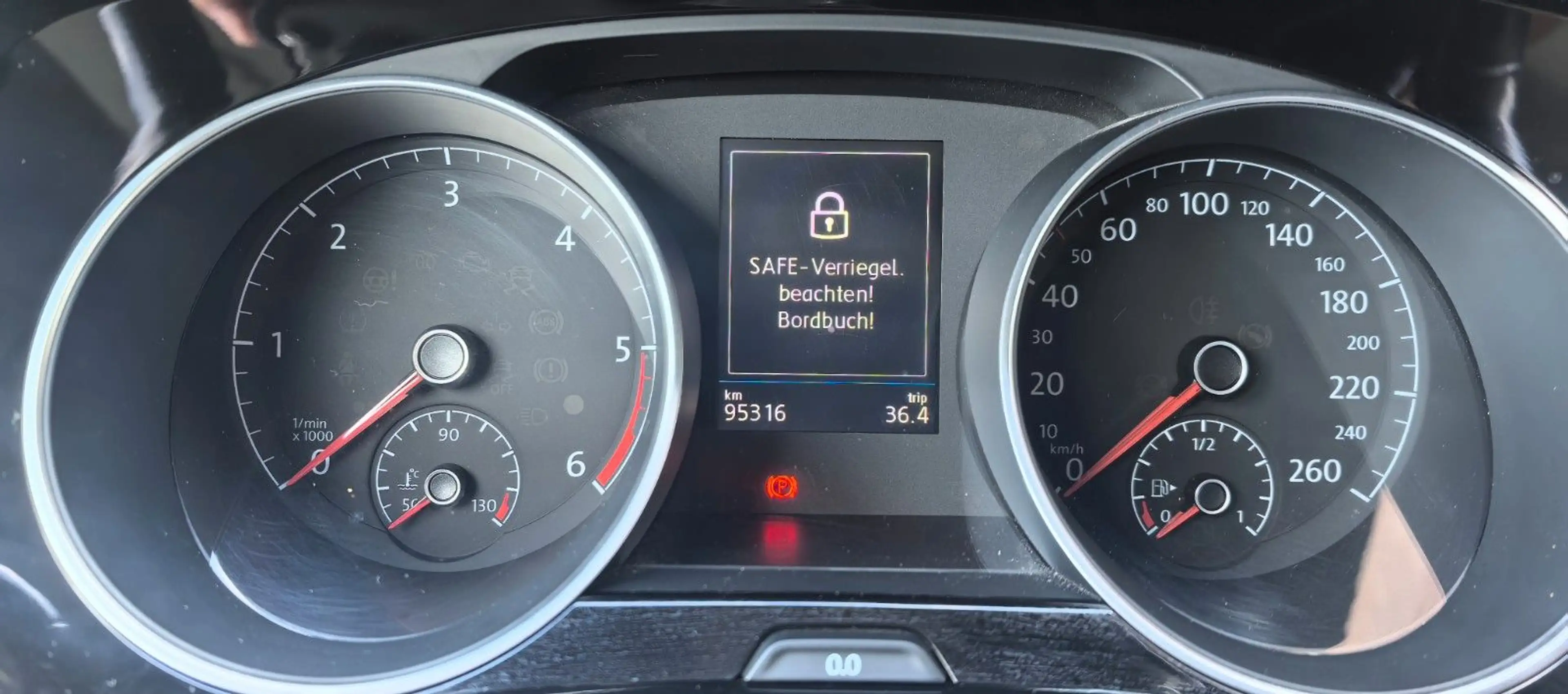 Volkswagen Touran Highline / R-Line / 7-Si — photo 37