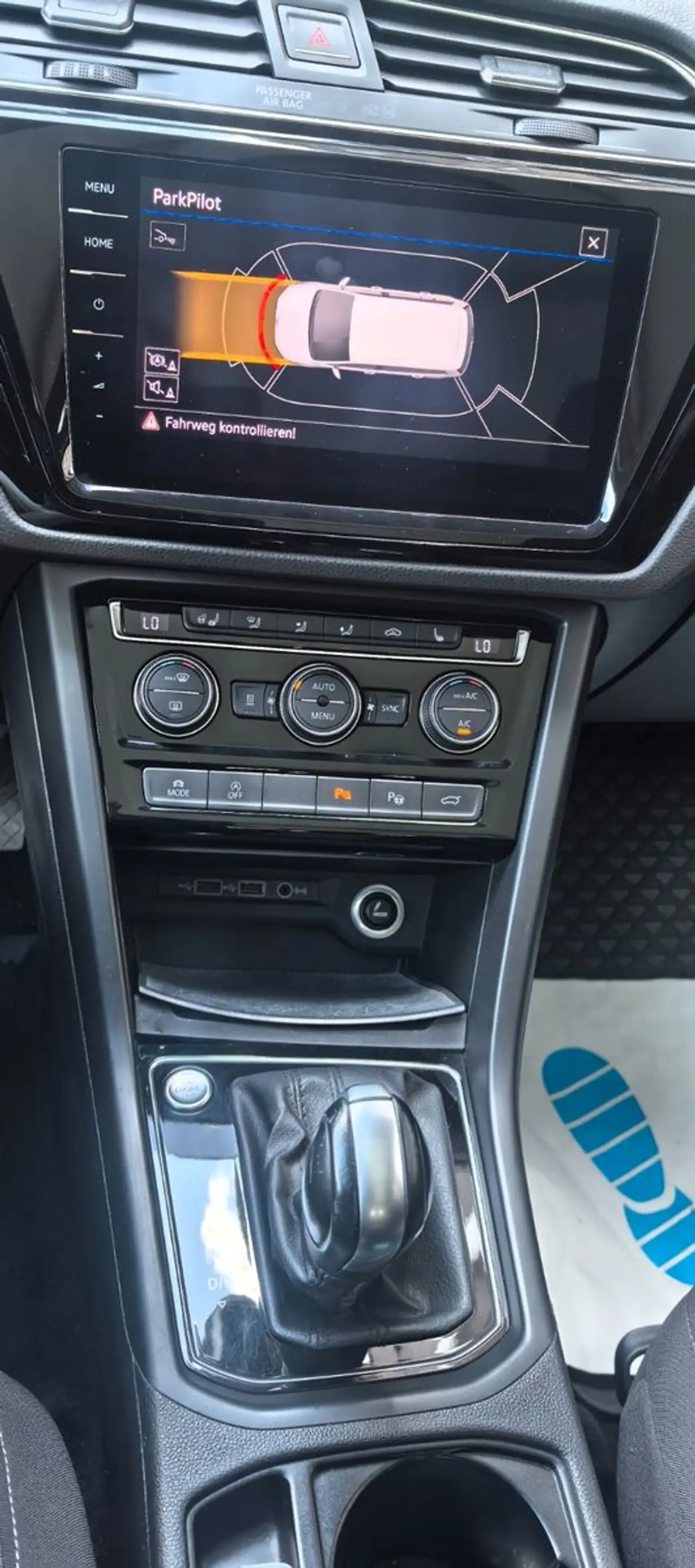 Volkswagen Touran Highline / R-Line / 7-Si — photo 34