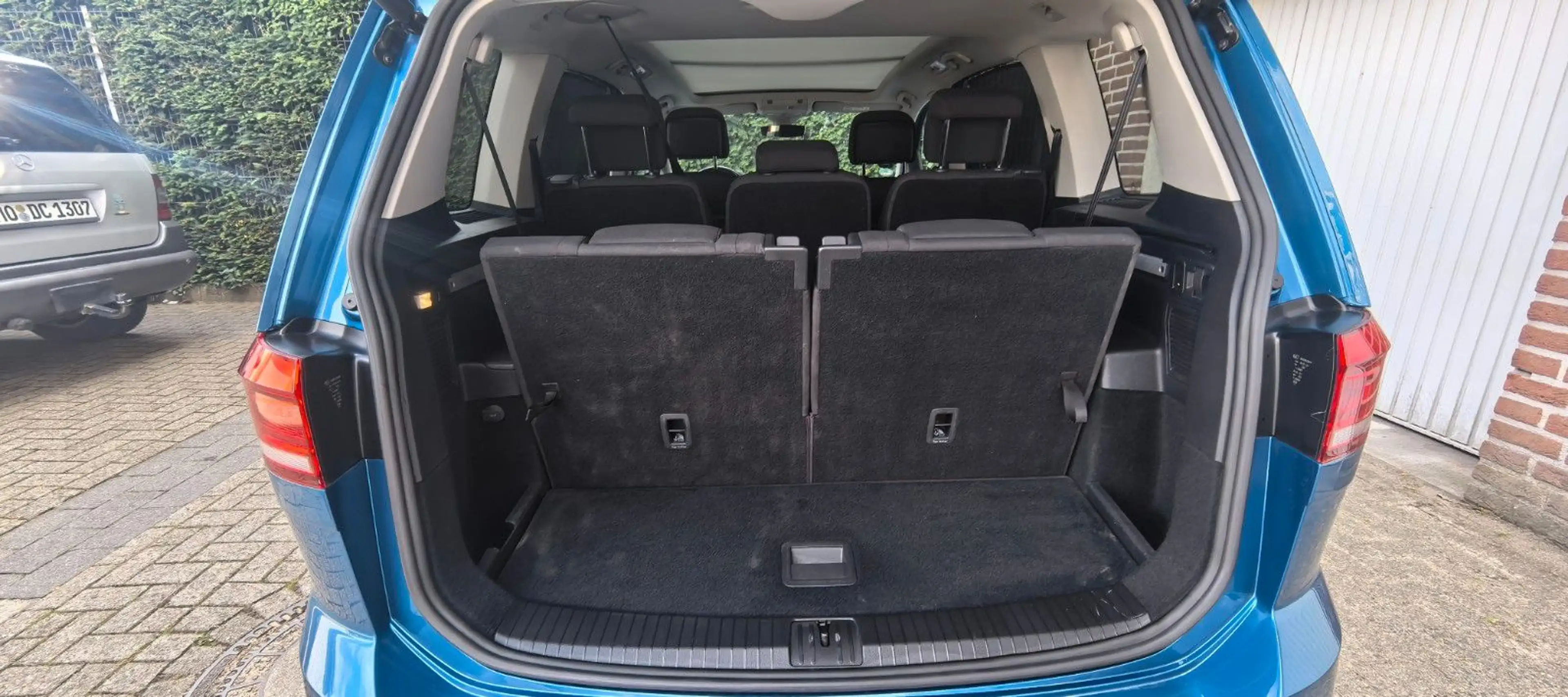 Volkswagen Touran Highline / R-Line / 7-Si — photo 29