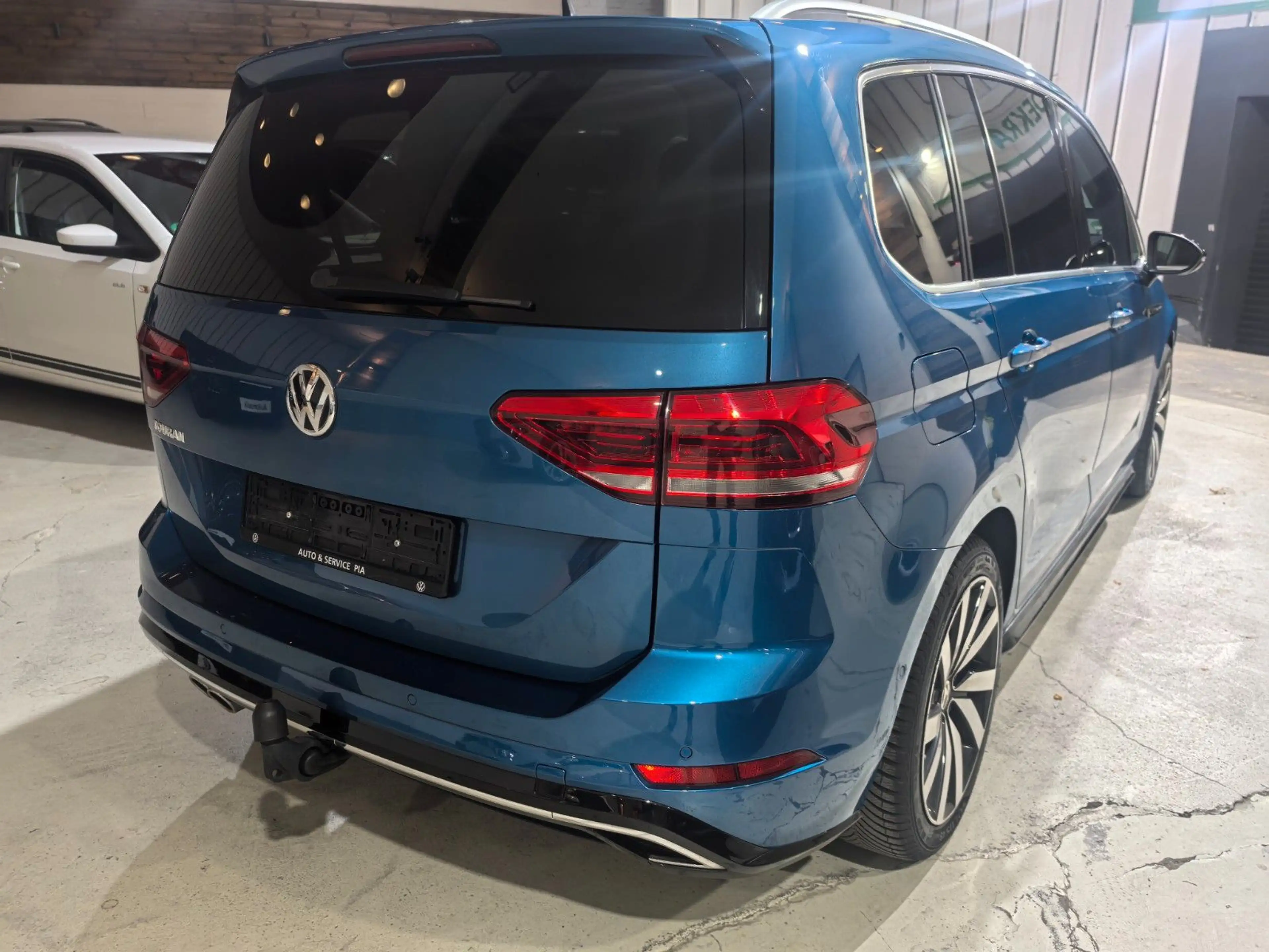 Volkswagen Touran Highline / R-Line / 7-Si — photo 8