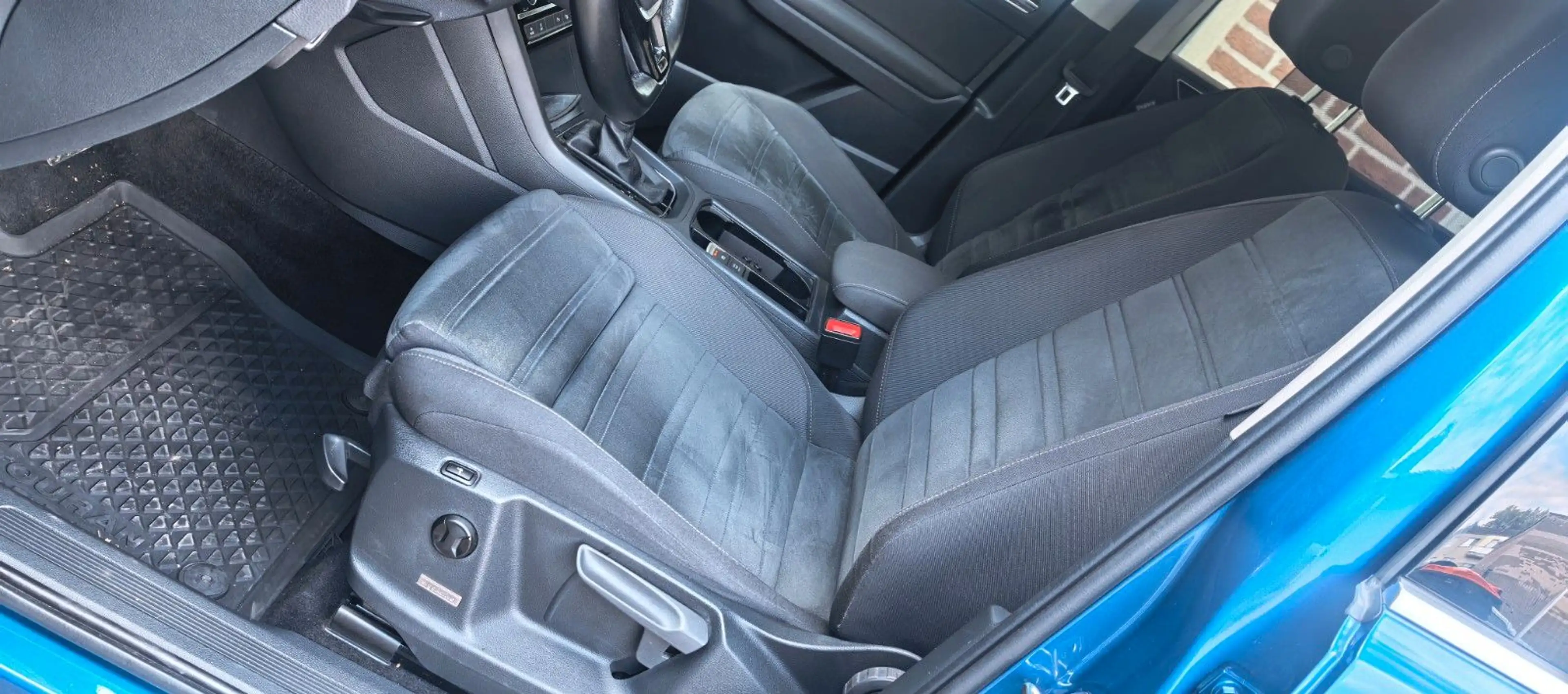Volkswagen Touran Highline / R-Line / 7-Si — photo 36