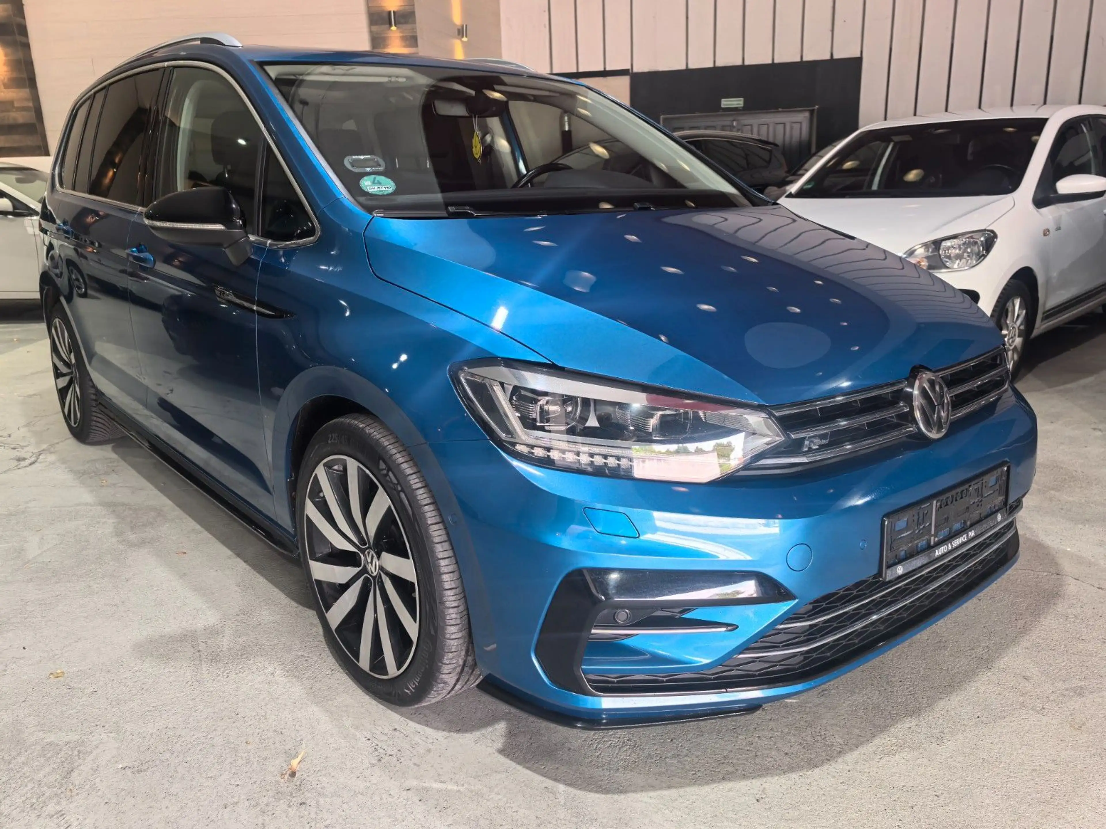 Volkswagen Touran Highline / R-Line / 7-Si — photo 39