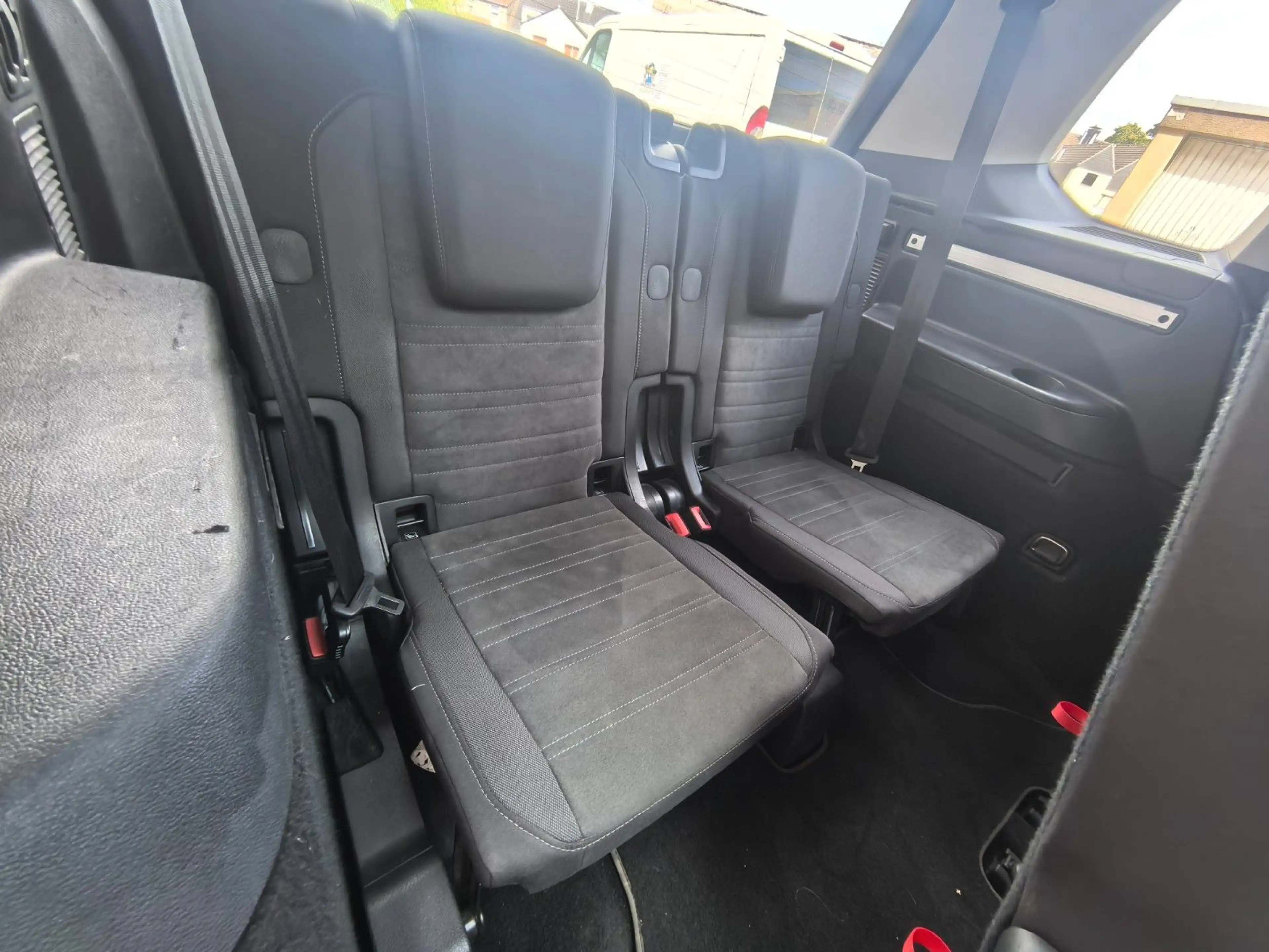 Volkswagen Touran Highline / R-Line / 7-Si — photo 20