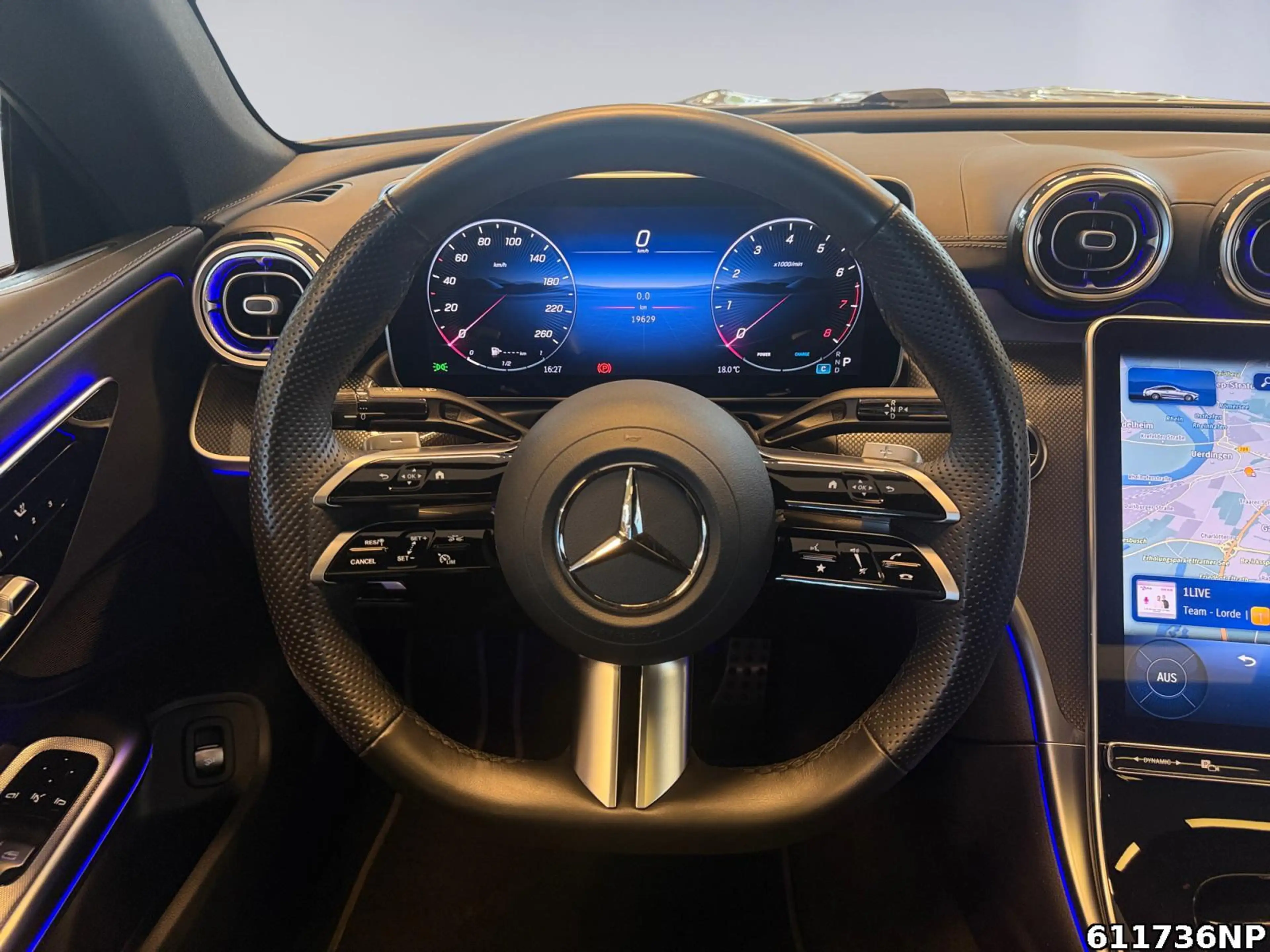 Mercedes-Benz CLE 300 4M AMG Coupé Pano Night Digital-Light — photo 10