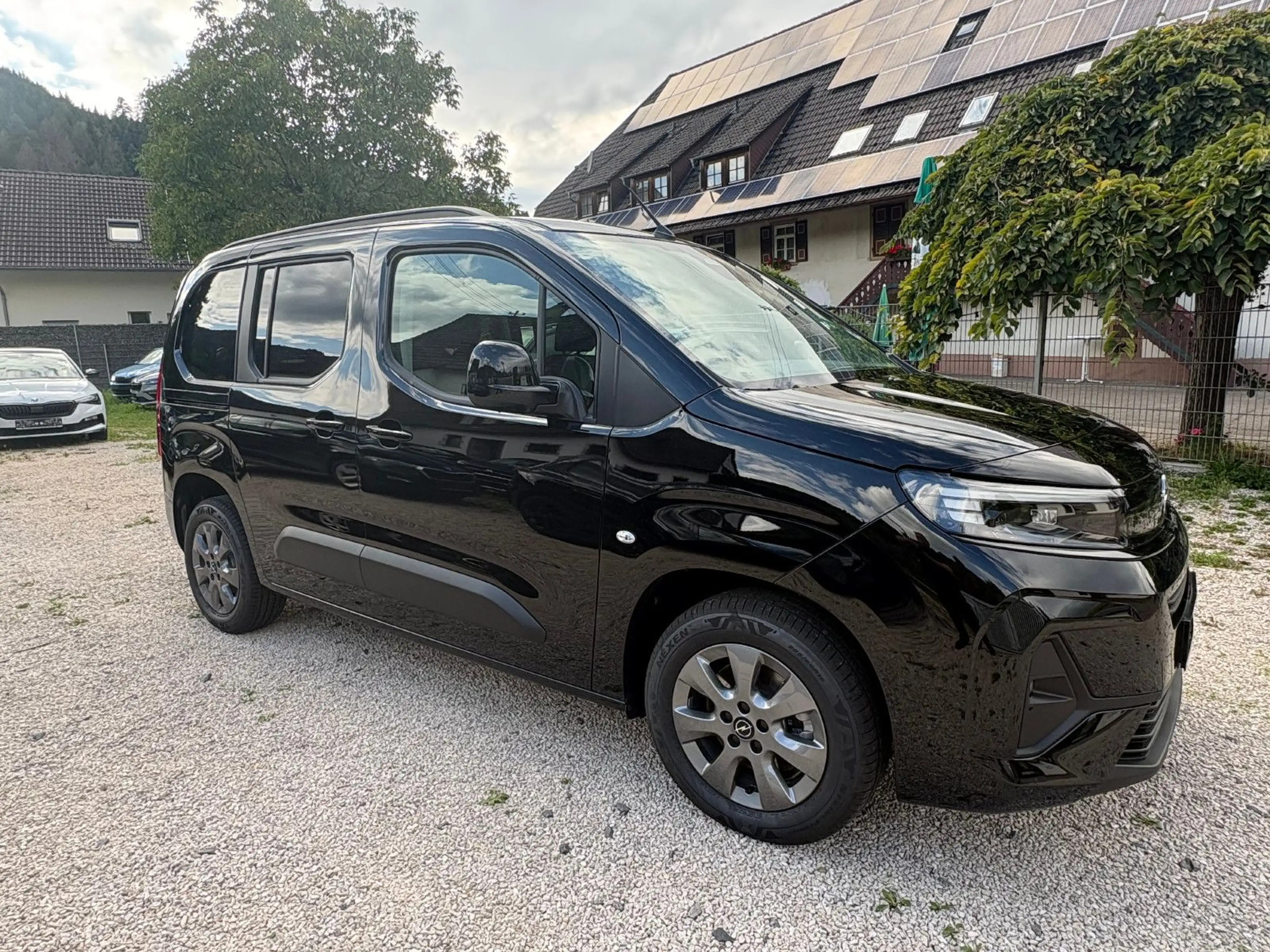 Opel Combo Life SHZ,LHZ,Frontsh.LED,Alu,App,DAB — photo 4