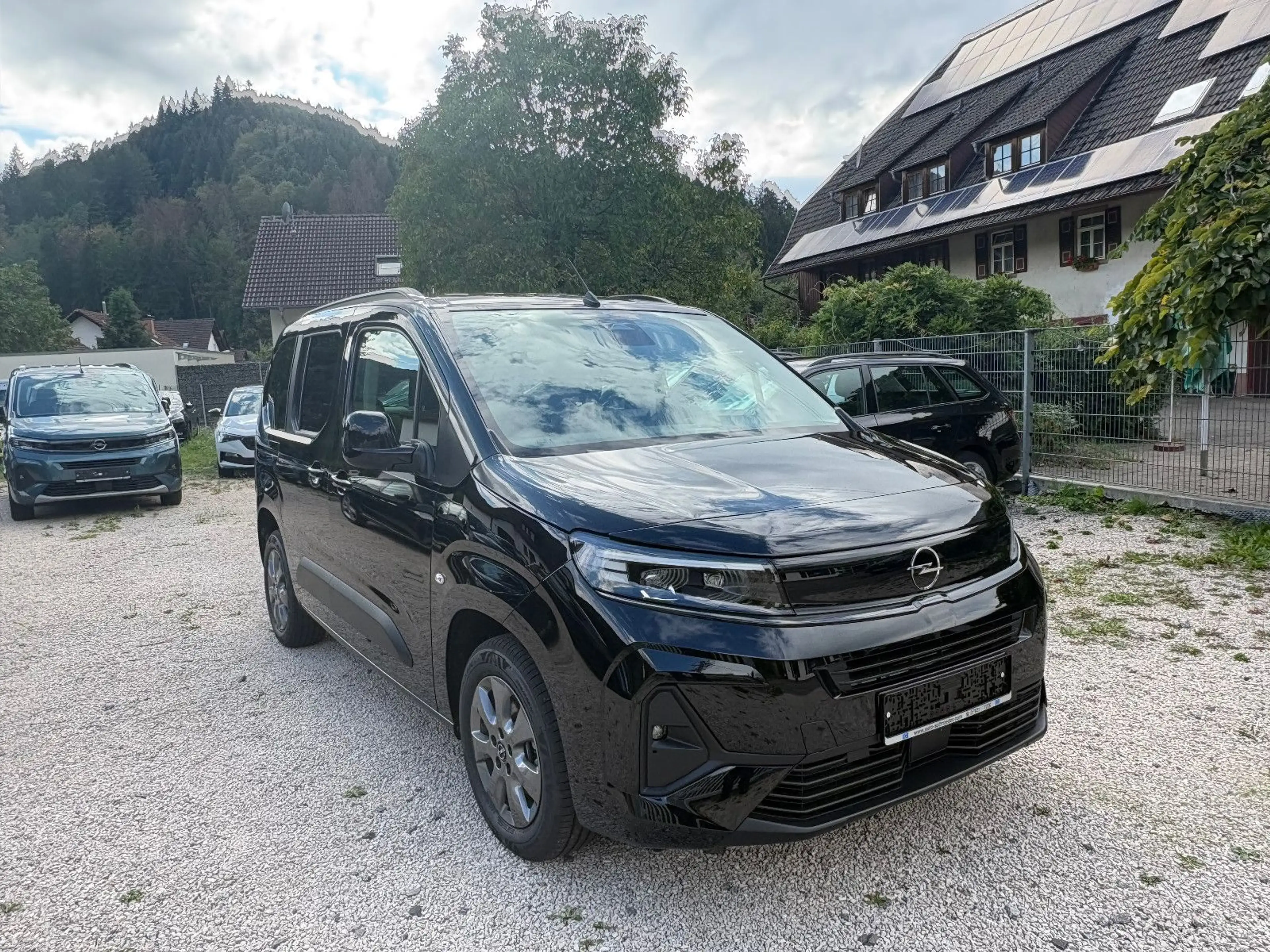 Opel Combo Life SHZ,LHZ,Frontsh.LED,Alu,App,DAB — photo 3