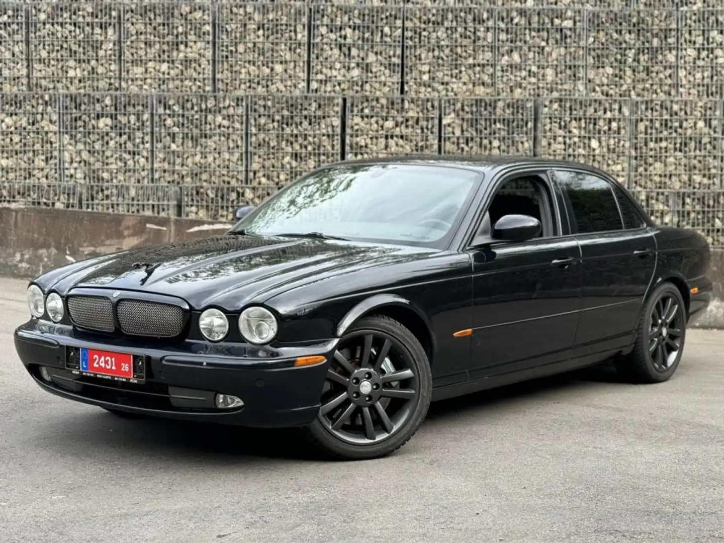 Jaguar XJR 4.2i V8 32v S/C Schwarz - 1