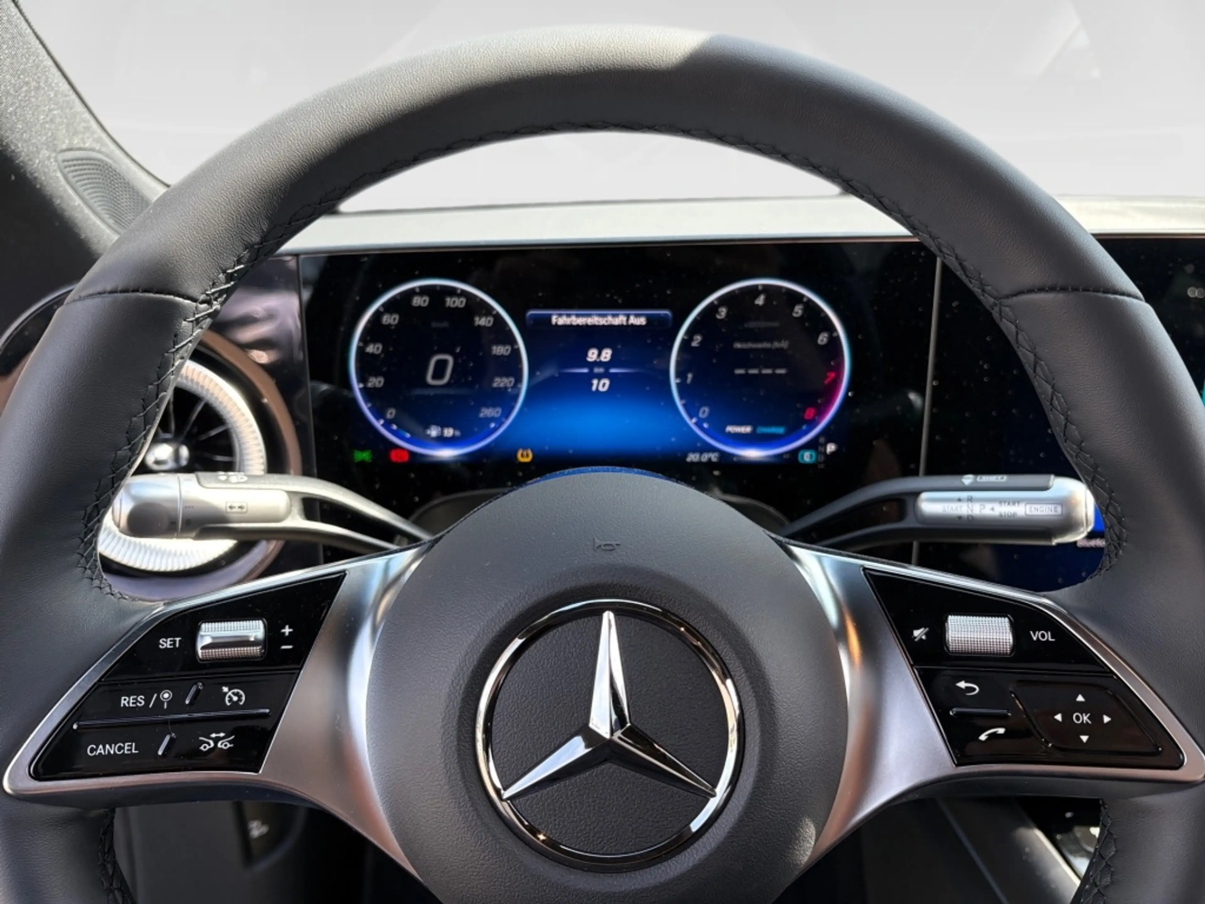 Mercedes-Benz CLA 200 Progressive+Pano+DISTRON+KEYLESS+MemoryP — photo 12