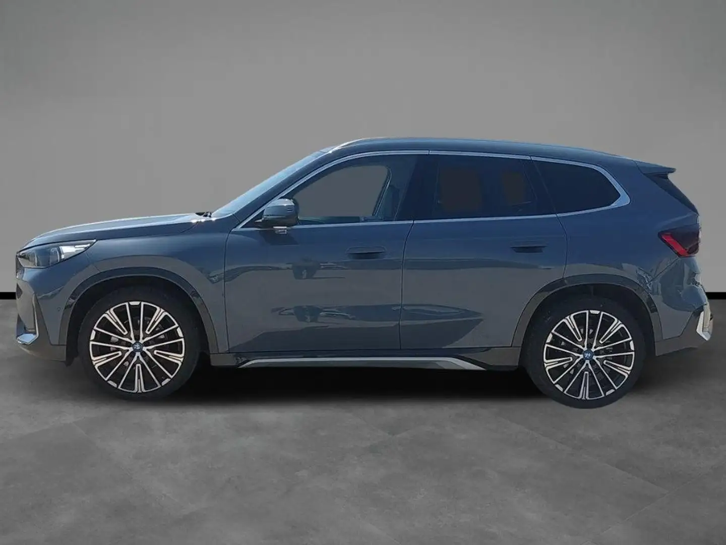 BMW iX1 eDrive 20 xLine Grigio - 2