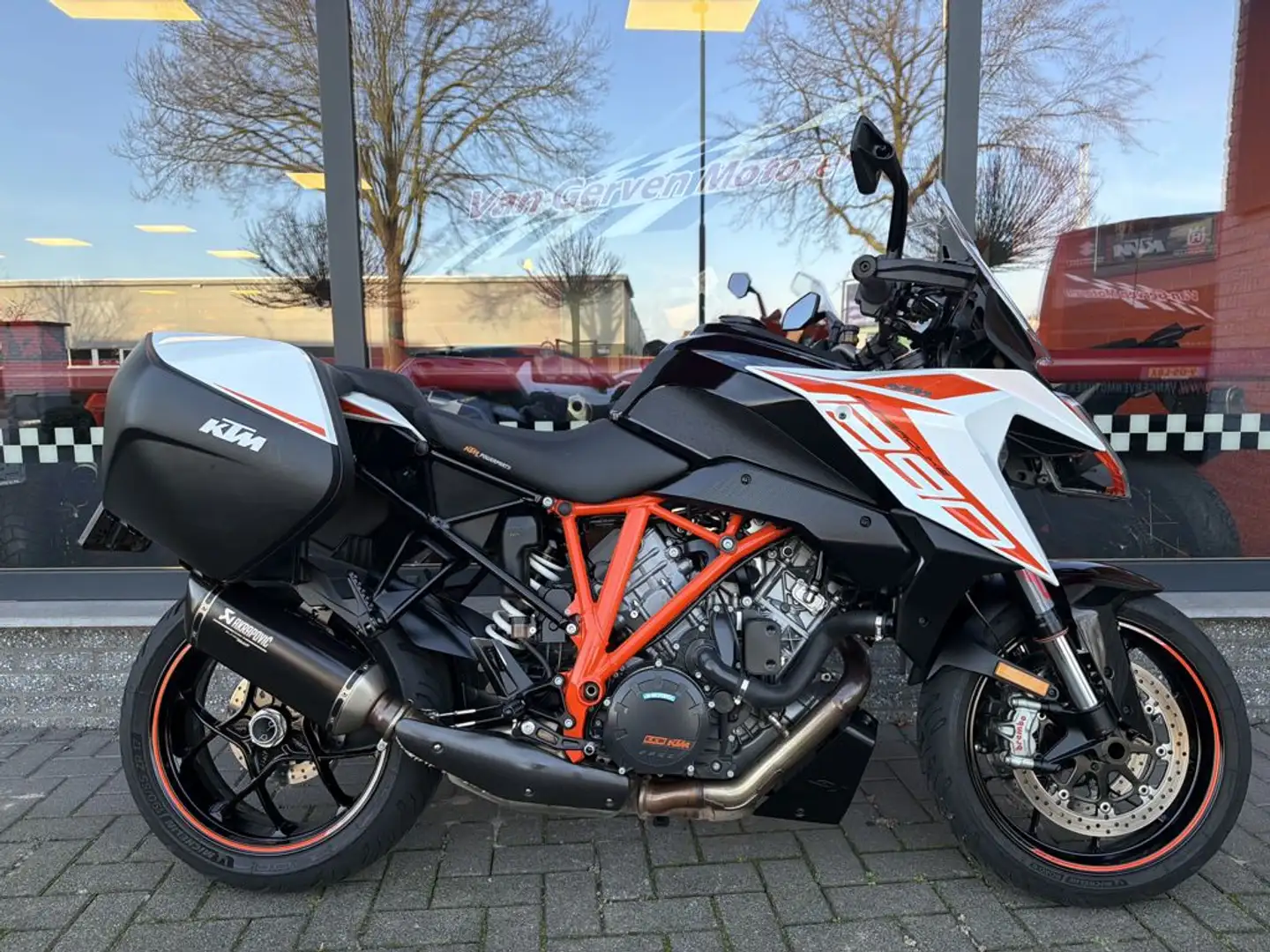KTM 1290 Super Duke GT SUPERDUKE - 1
