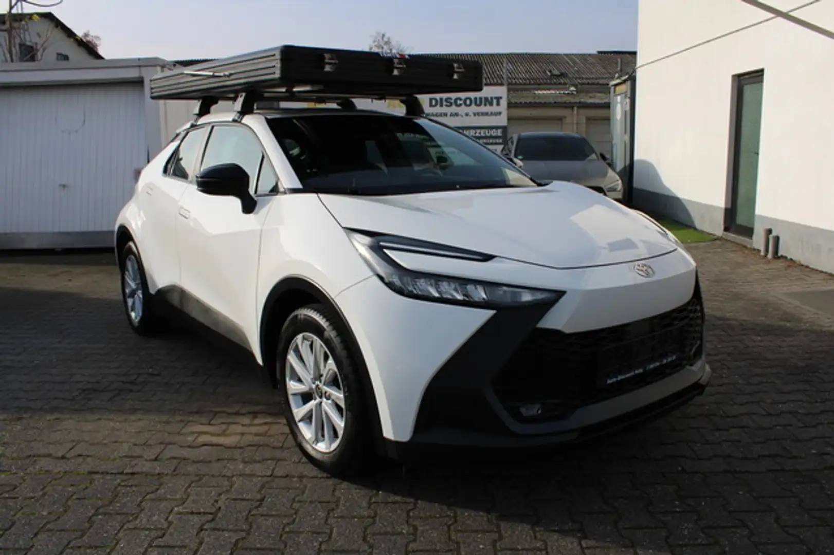 Toyota C-HR Hybrid FWD Flow DACHZELT*Fahrradträger*wenigKm Weiß - 1