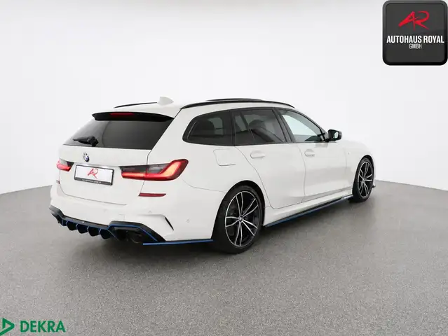 BMW 3 Series view 4