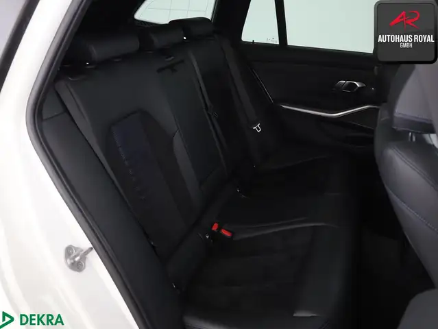 BMW 3 Series view 11