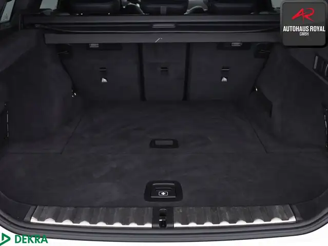 BMW 3 Series view 12