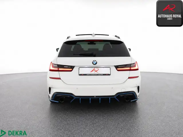 BMW 3 Series view 3