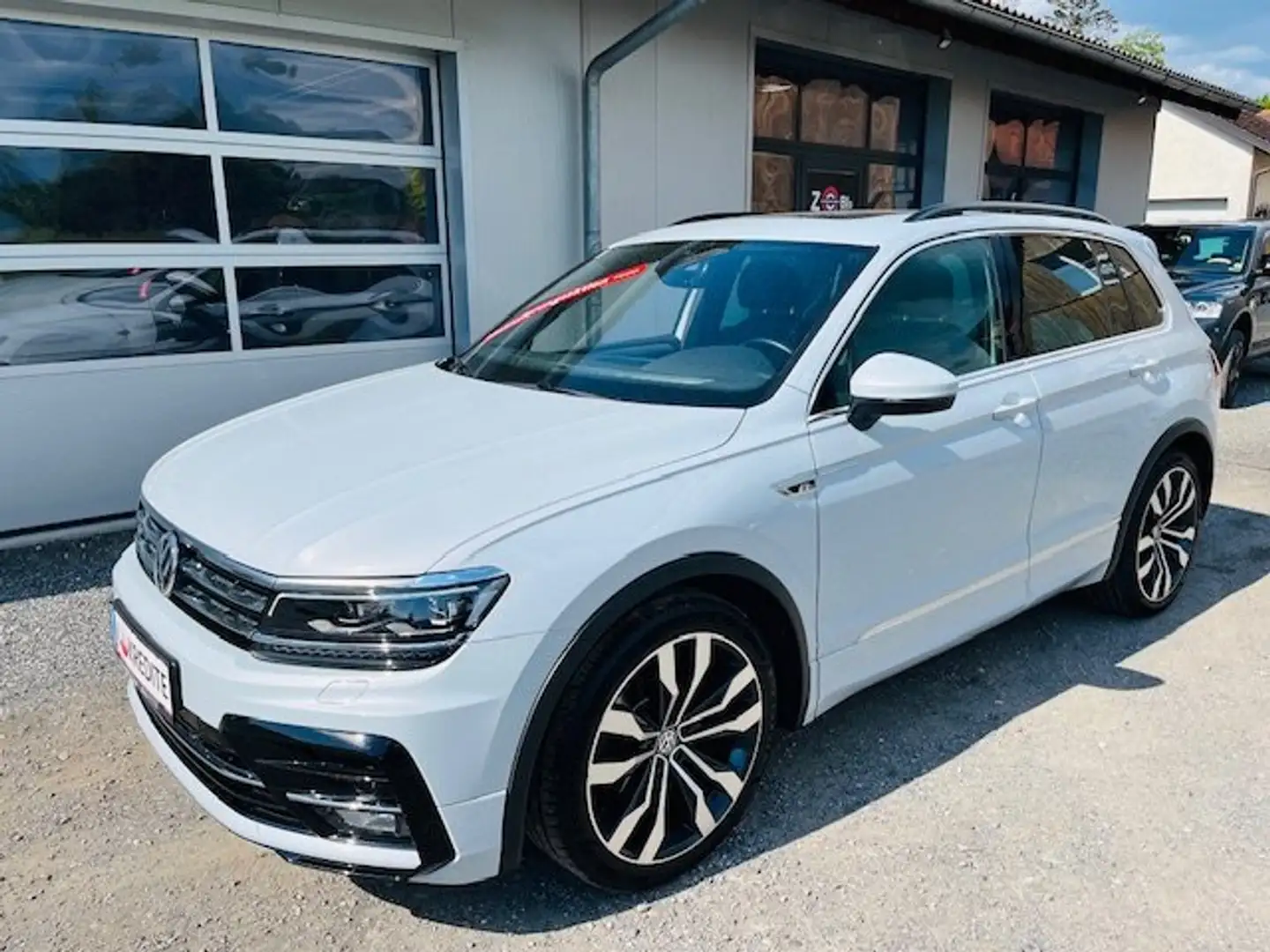 Volkswagen Tiguan Tiguan Sky DSG *R-LINE* Weiß - 1