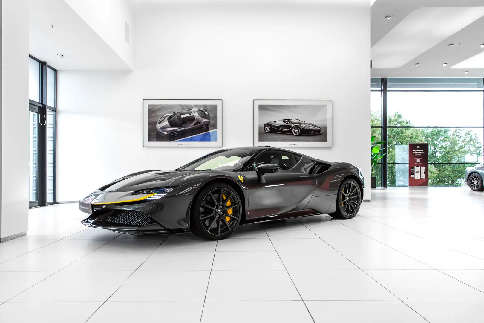Ferrari SF90 Stradale Assetto Fiorano ~Ferrari Munsterhuis~ Gris - 2