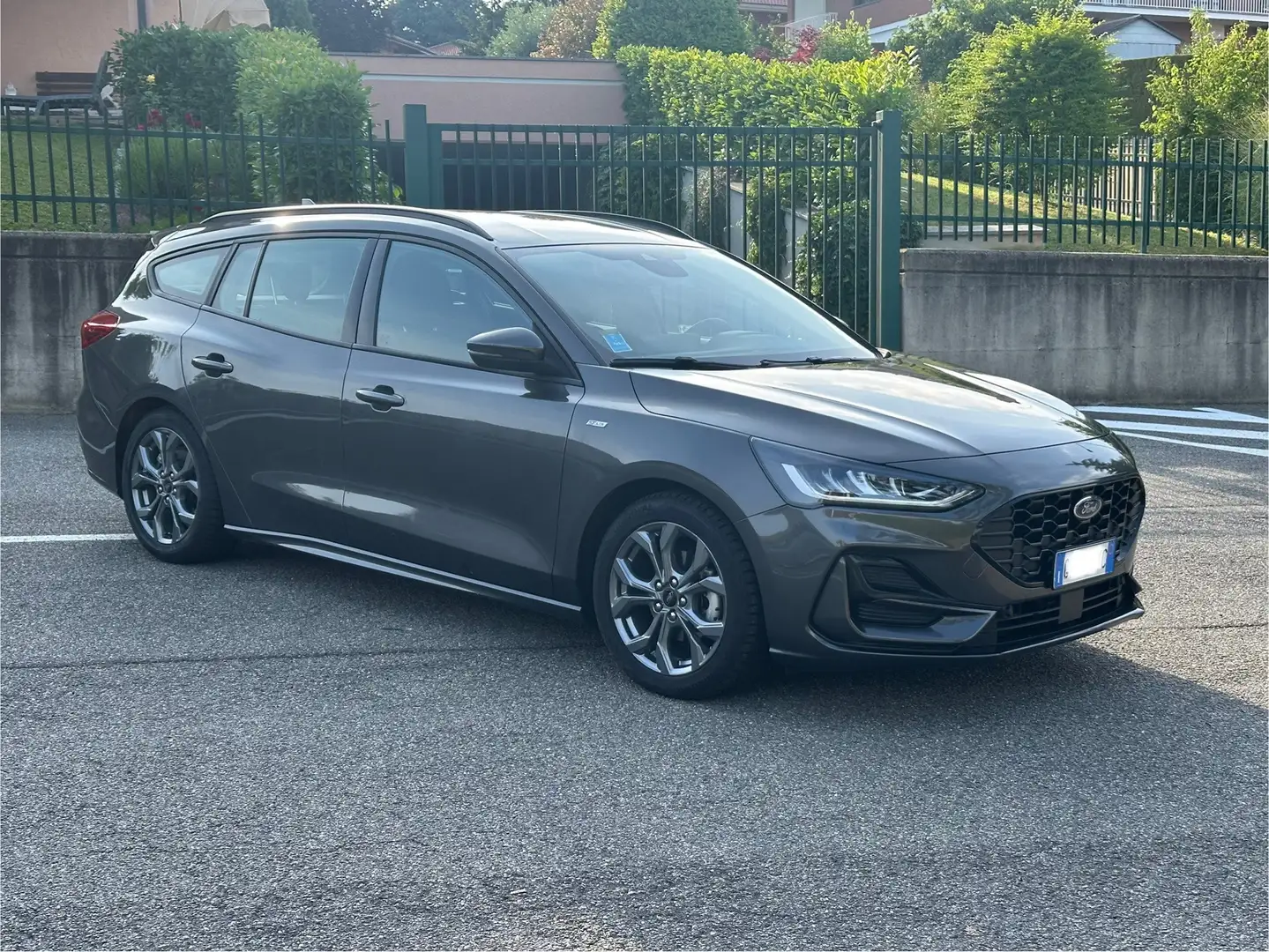 Ford Focus SW 1.0t ecoboost h ST-Line 125cv Grijs - 1