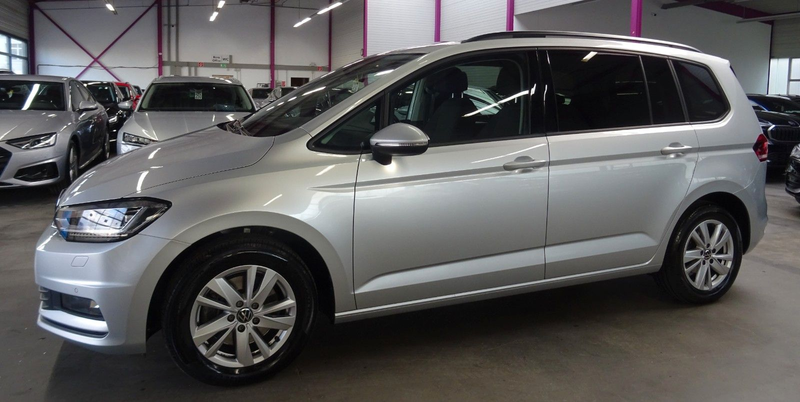 Volkswagen Touran TOURAN 2.0 TDI CL.*7 SITZ*PANO*AHK*ACC*CAM*LED* — photo 2