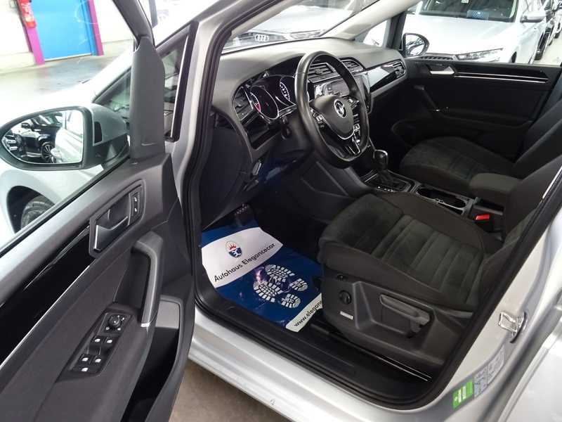 Volkswagen Touran TOURAN 2.0 TDI CL.*7 SITZ*PANO*AHK*ACC*CAM*LED* — photo 12