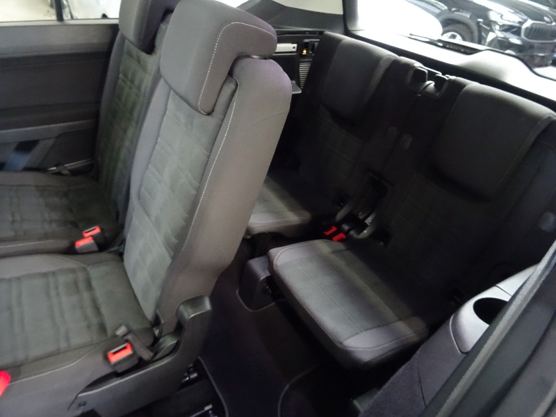 Volkswagen Touran TOURAN 2.0 TDI CL.*7 SITZ*PANO*AHK*ACC*CAM*LED* — photo 6