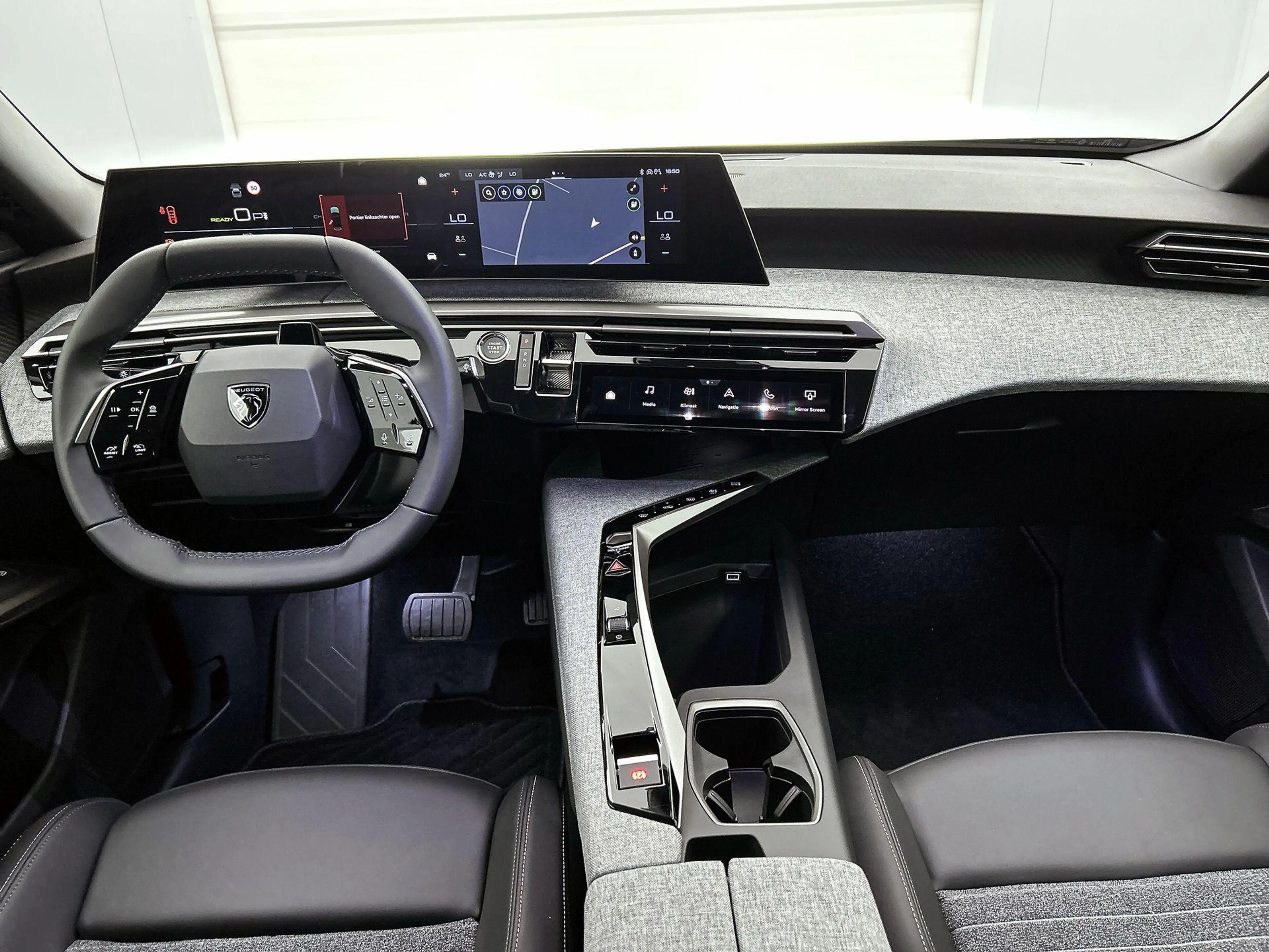 Peugeot 3008 e-3008 GT Long Range 230 97 kWh — photo 12