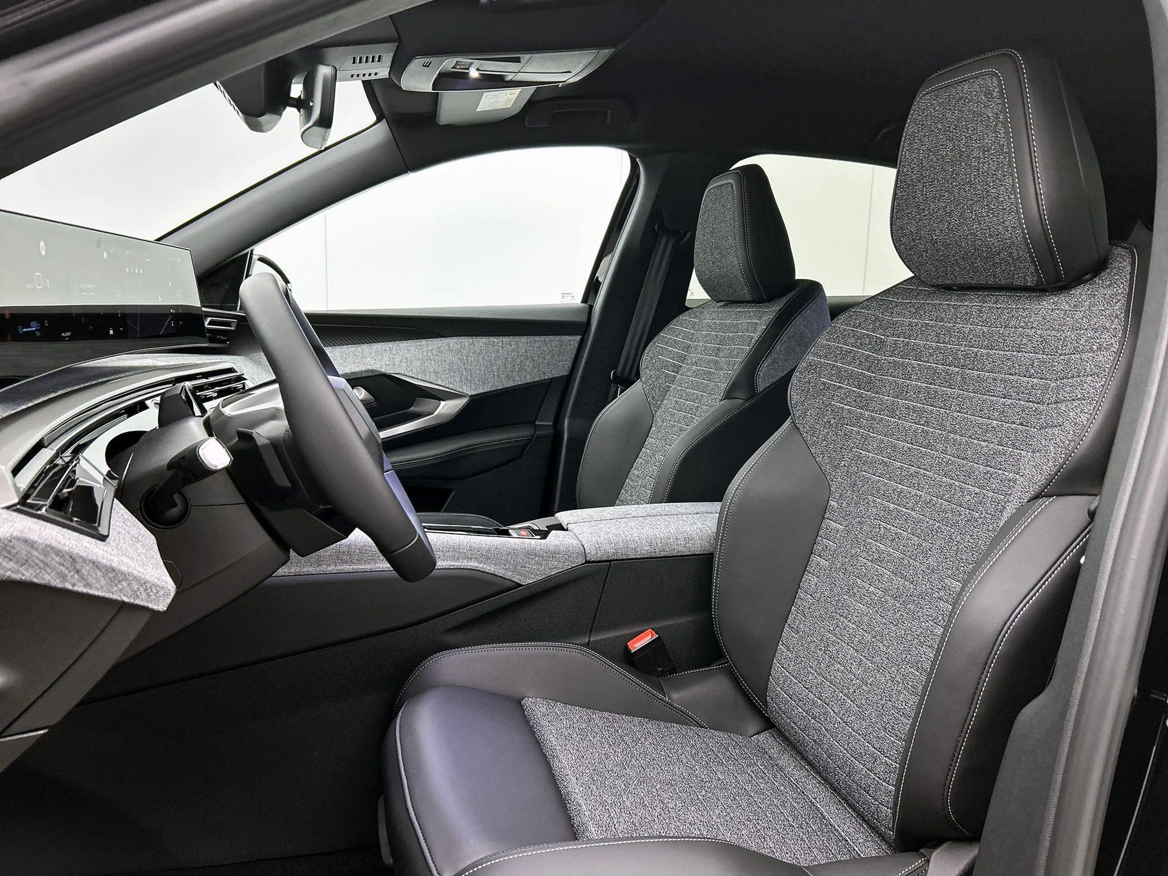 Peugeot 3008 e-3008 GT Long Range 230 97 kWh — photo 10