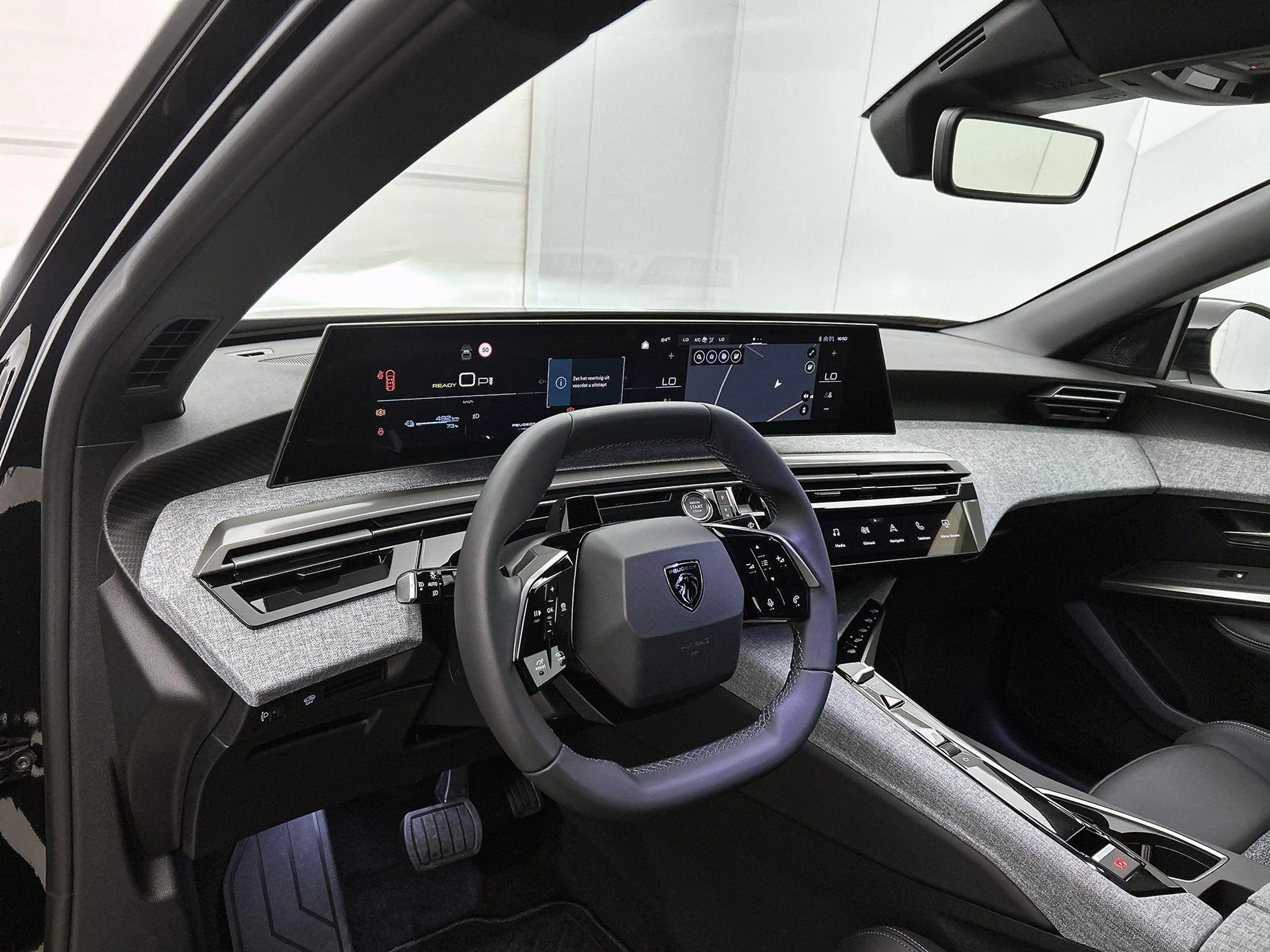 Peugeot 3008 e-3008 GT Long Range 230 97 kWh — photo 11