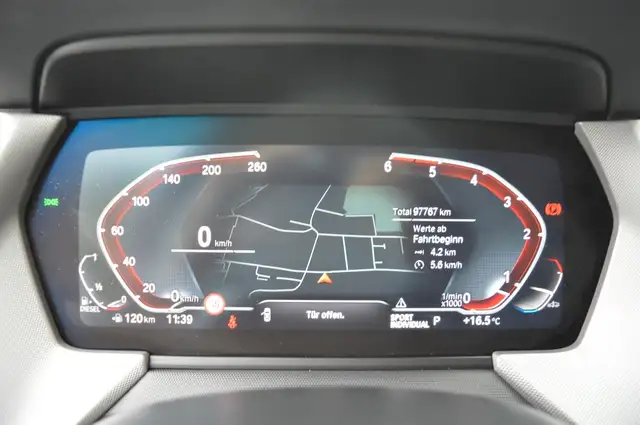 BMW 1 Series view 15