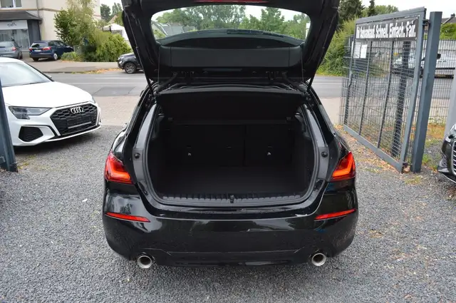 BMW 1 Series view 12