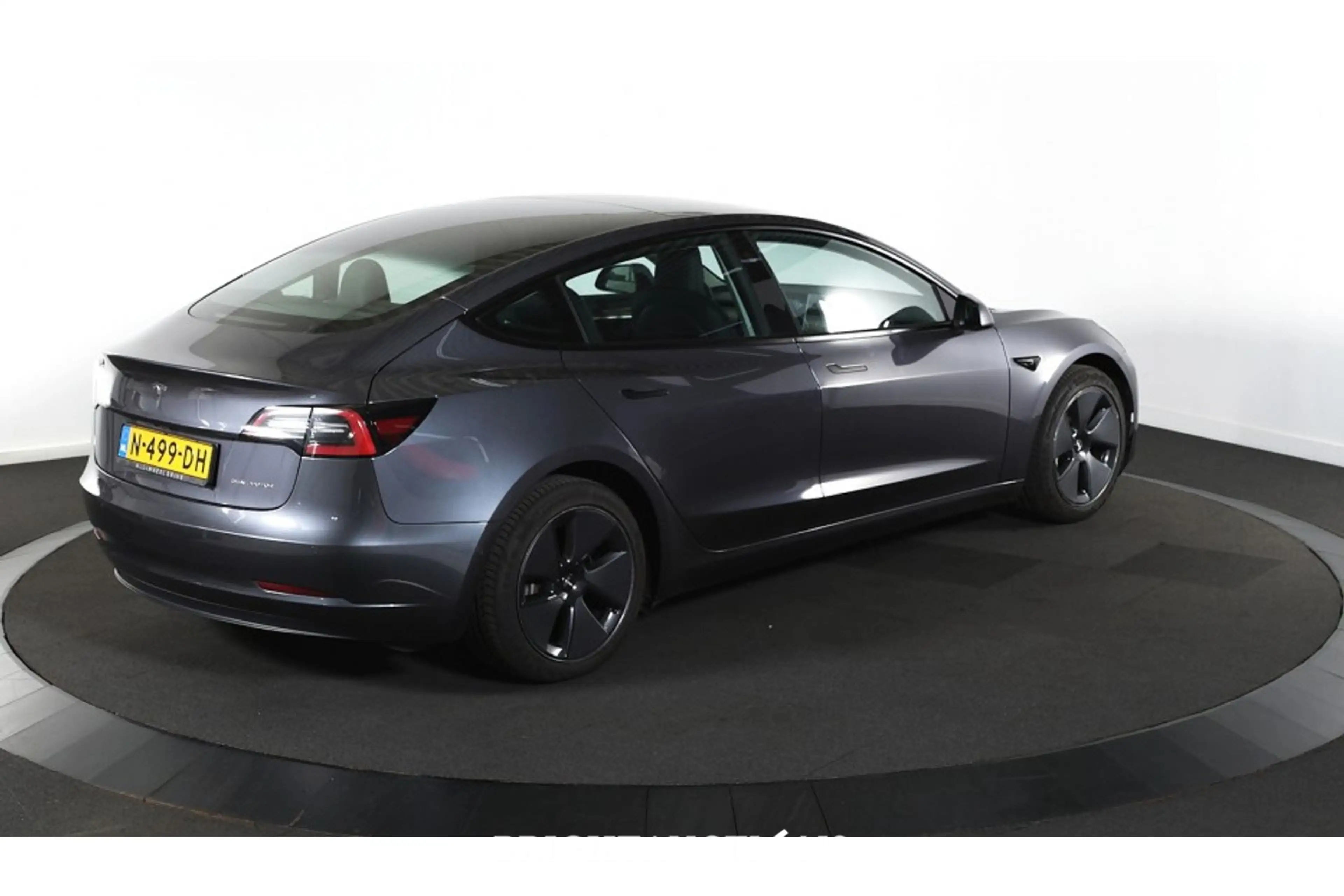Tesla Model 3 Long Range AWD 75 kWh — photo 3