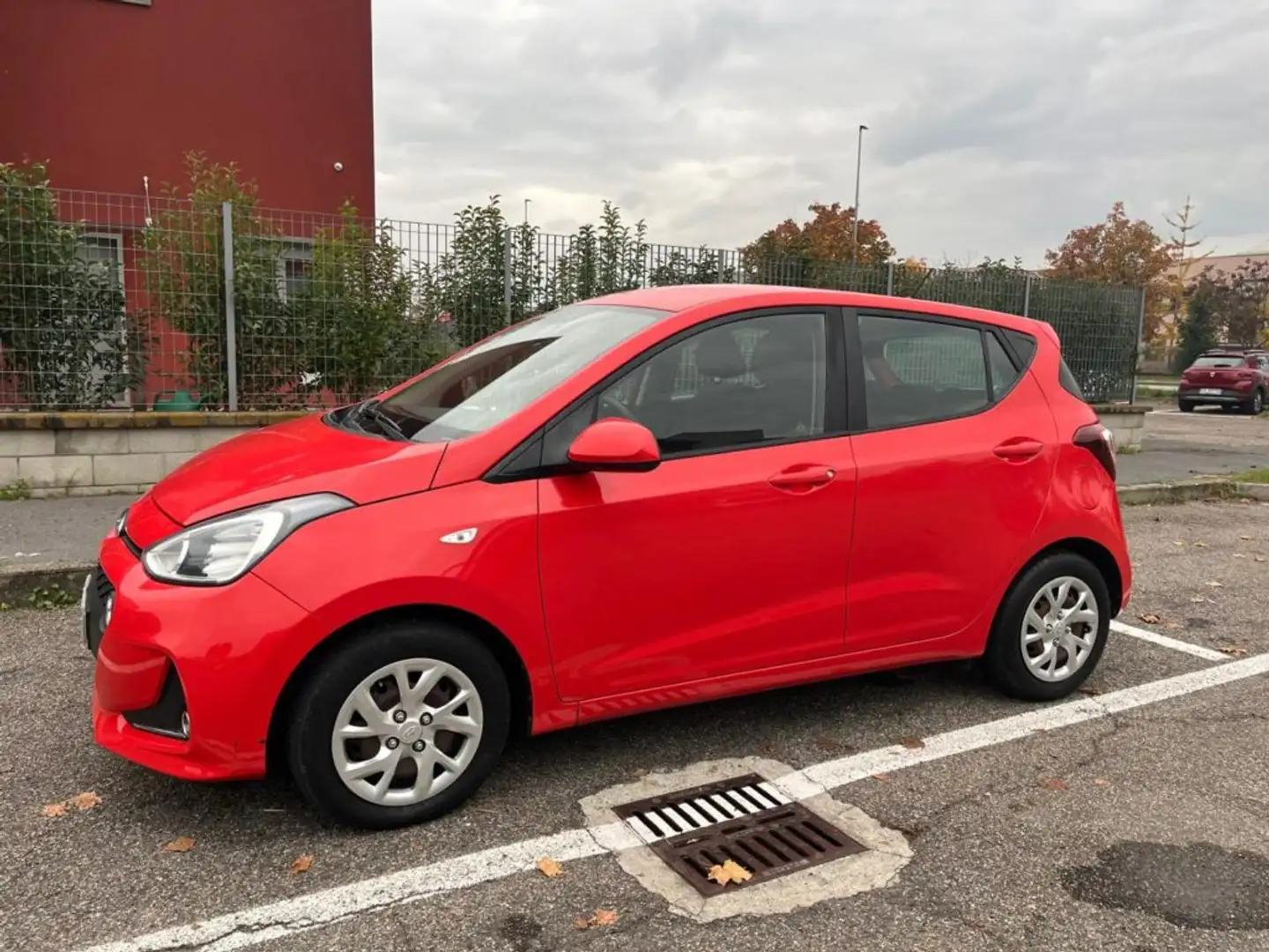 Hyundai i10 1.0 MPI Tech A/T AUTOM.-PREZZO REALE-NEOPATENTATI Rojo - 1