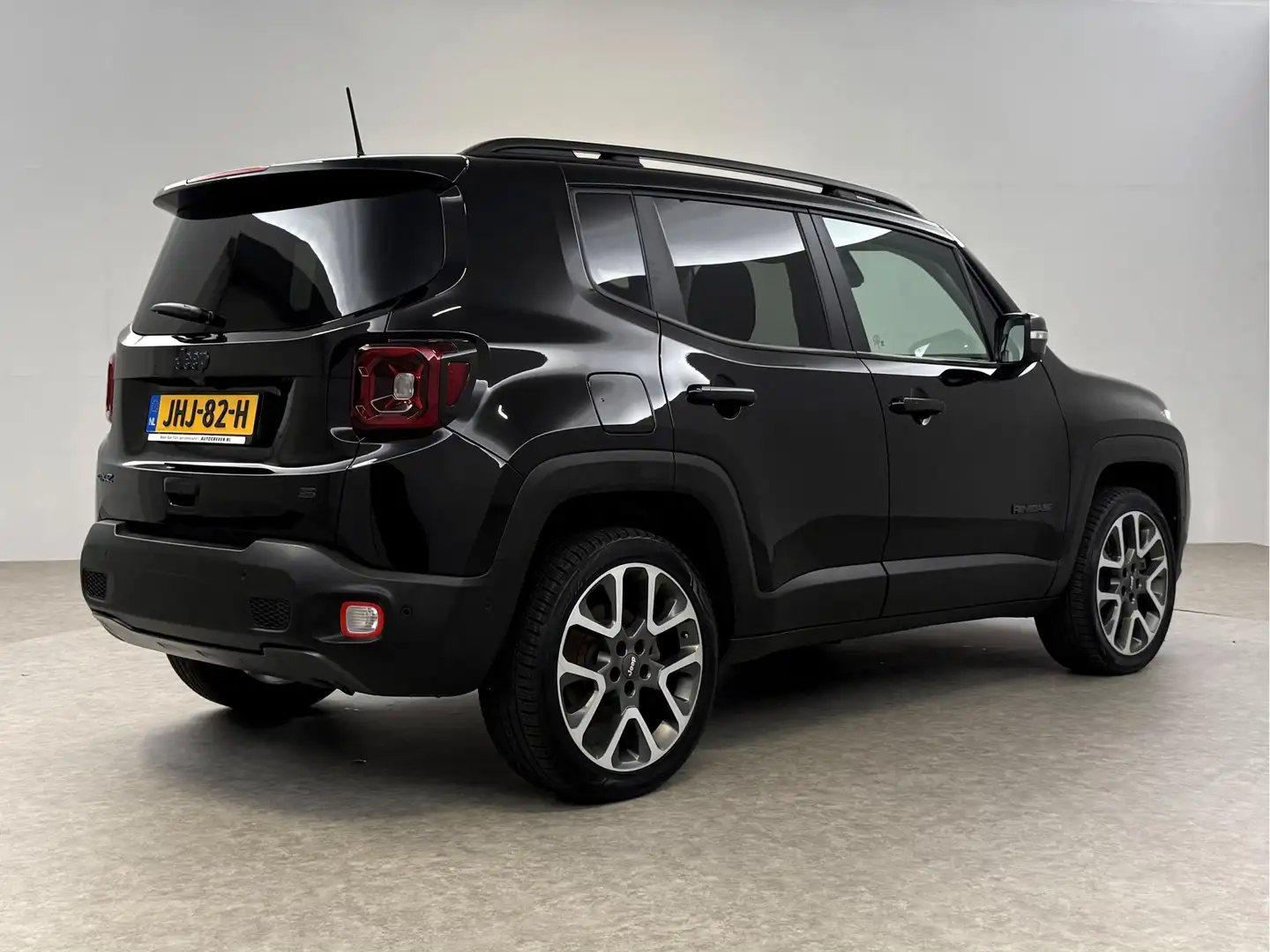 Jeep Renegade 4xe 240PK Plug-in Hybrid Electric S | SOH: 97% | C Zwart - 2