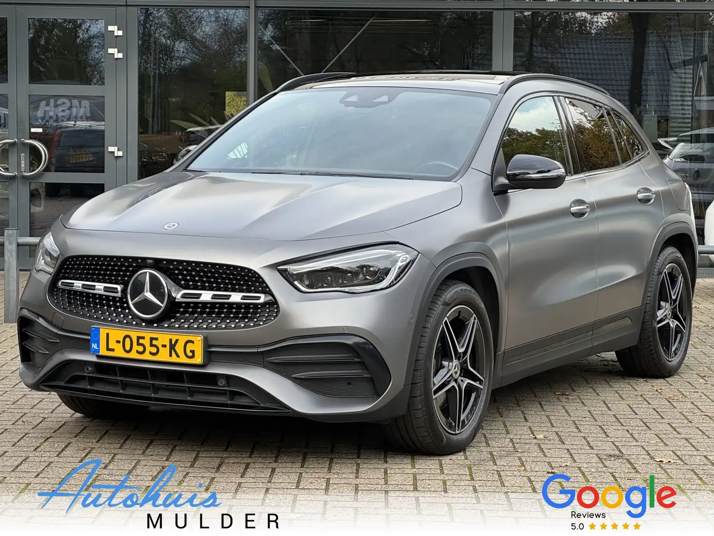 Mercedes-Benz GLA 180 Business Solution AMG Panoramadak/LED/Keyless/Wide Grijs - 1
