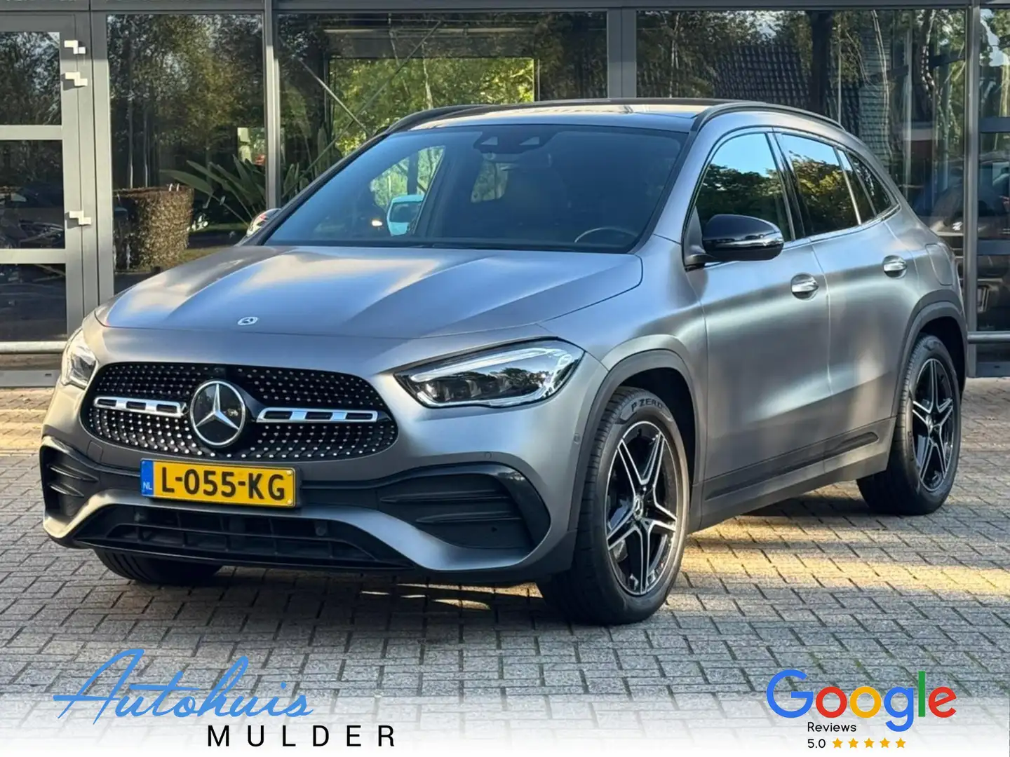Mercedes-Benz GLA 180 Business Solution AMG Panoramadak/LED/Keyless/Wide Grijs - 1